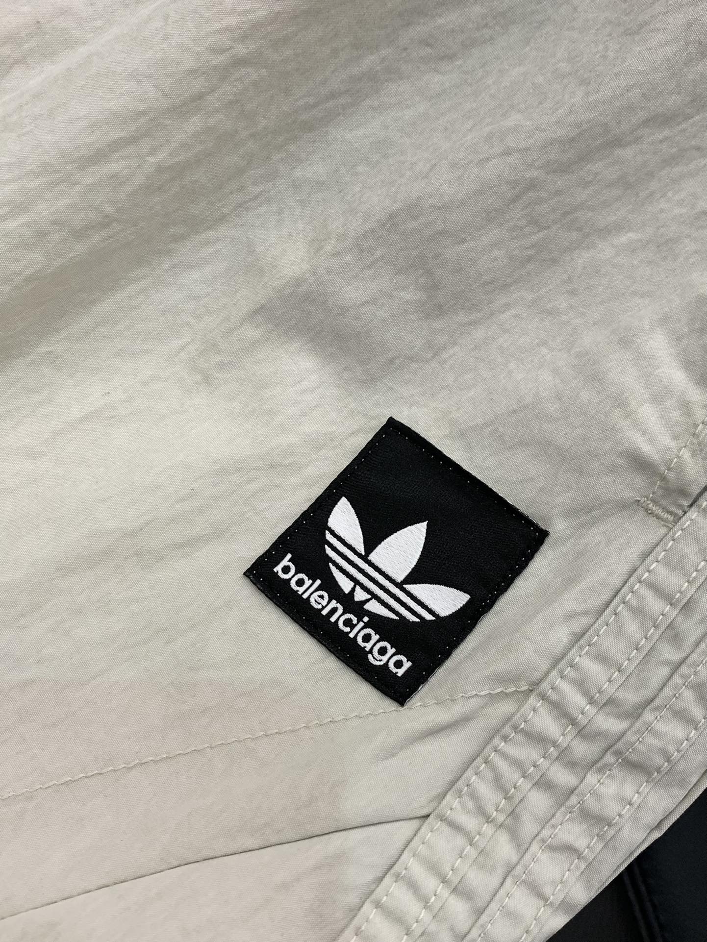 ，Balenciaga 巴黎世家，2025春季最新品，专柜同步有售，原单狠货，时尚休闲裤，进口原版水洗弹