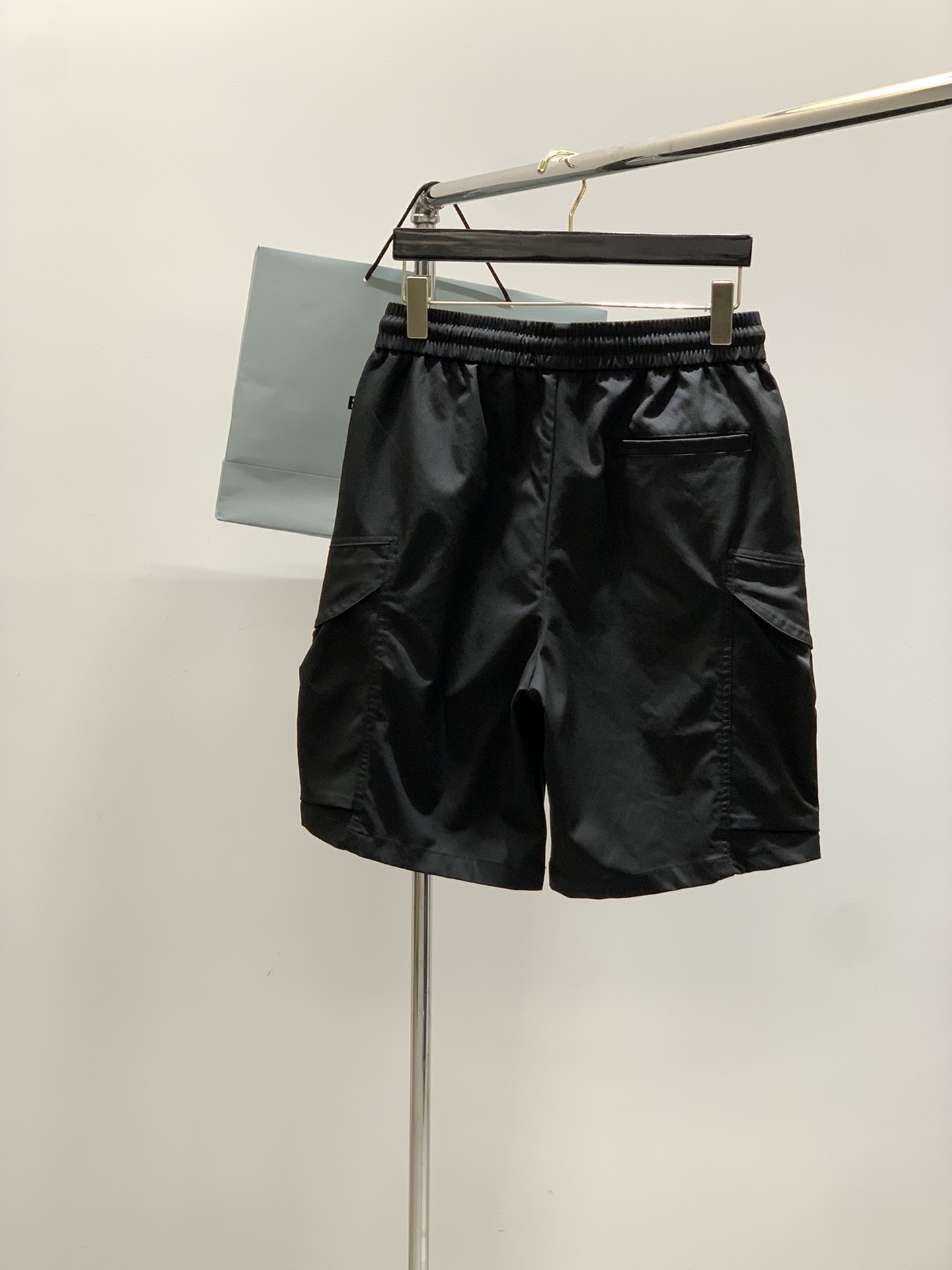 ，Balenciaga 巴黎世家，2025夏季最新品，专柜同步有售，原单狠货，时尚休闲短裤，进口原版水洗