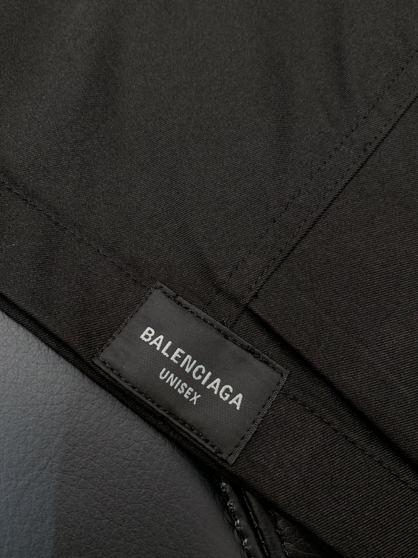 ，Balenciaga 巴黎世家，2025夏季最新品，专柜同步有售，原单狠货，时尚休闲短裤，进口原版水洗