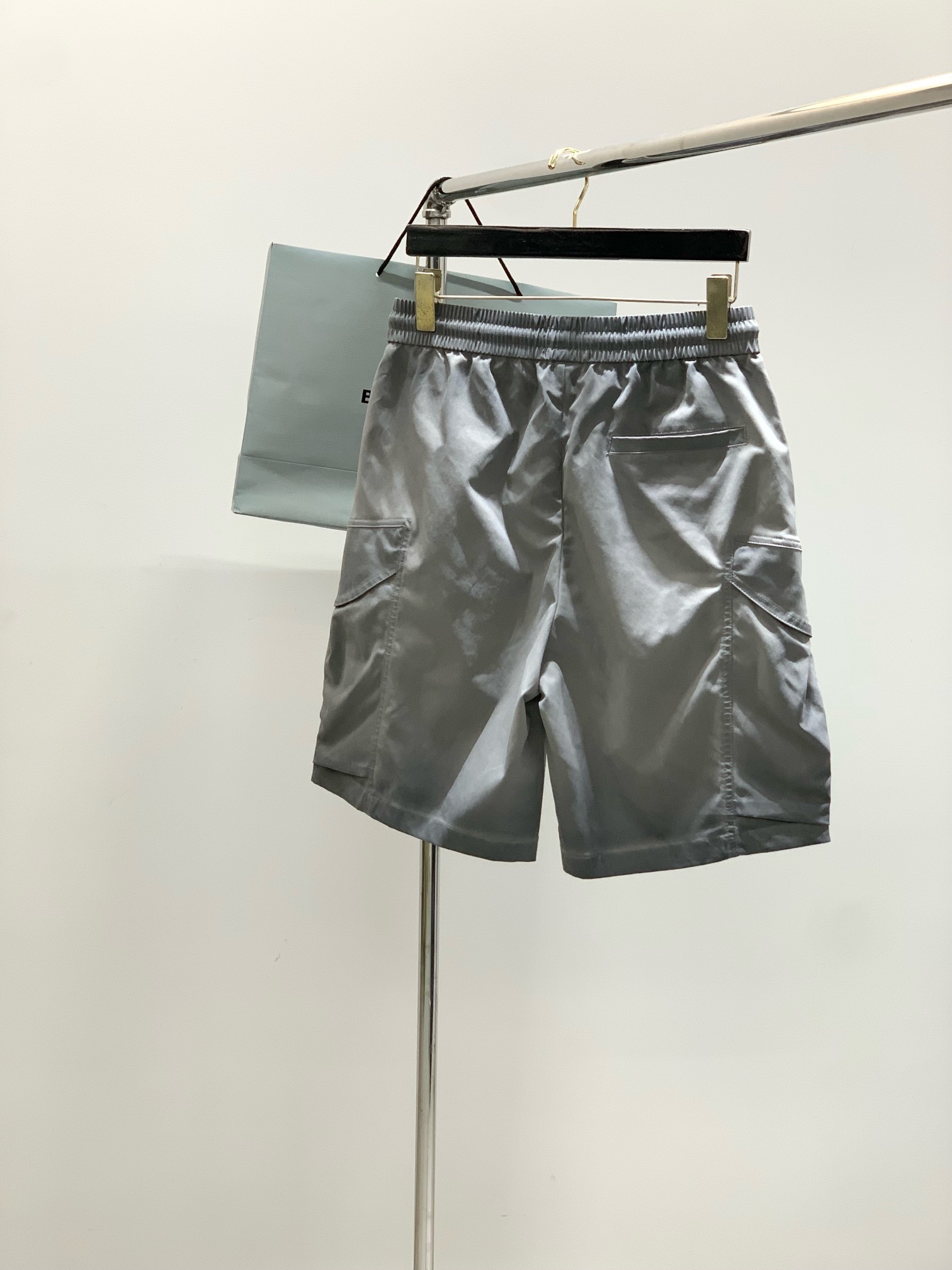 ，Balenciaga 巴黎世家，2025夏季最新品，专柜同步有售，原单狠货，时尚休闲短裤，进口原版水洗