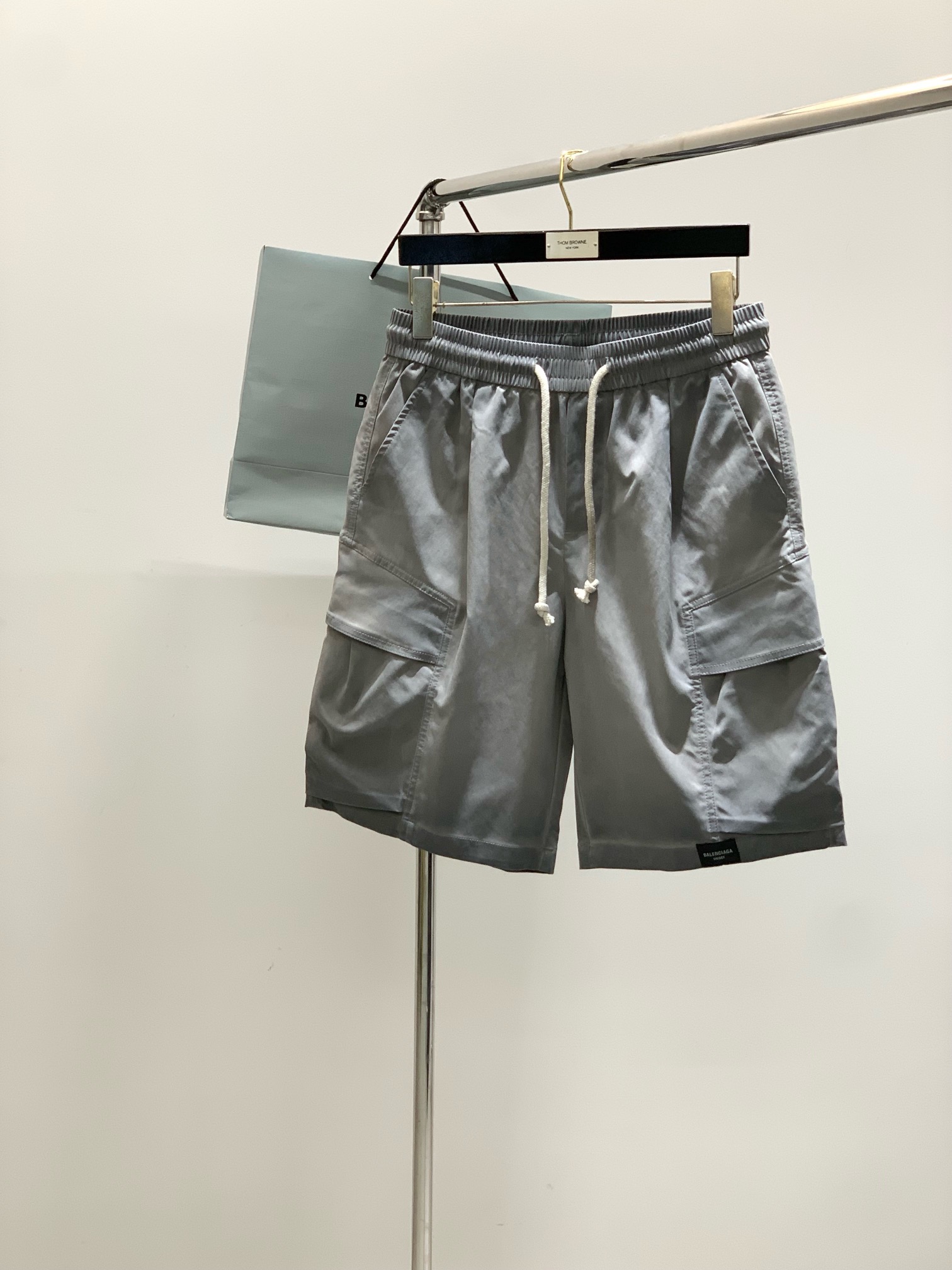 ，Balenciaga 巴黎世家，2025夏季最新品，专柜同步有售，原单狠货，时尚休闲短裤，进口原版水洗