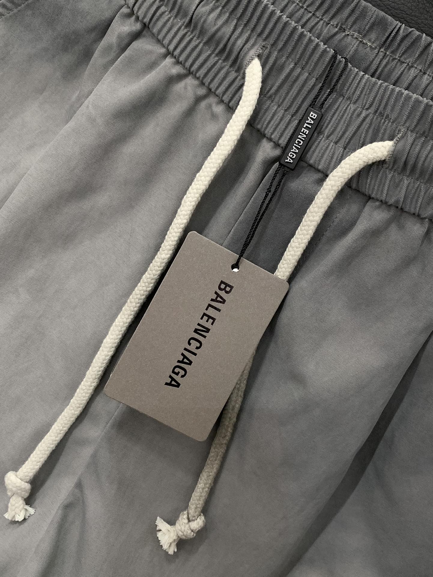 ，Balenciaga 巴黎世家，2025夏季最新品，专柜同步有售，原单狠货，时尚休闲短裤，进口原版水洗