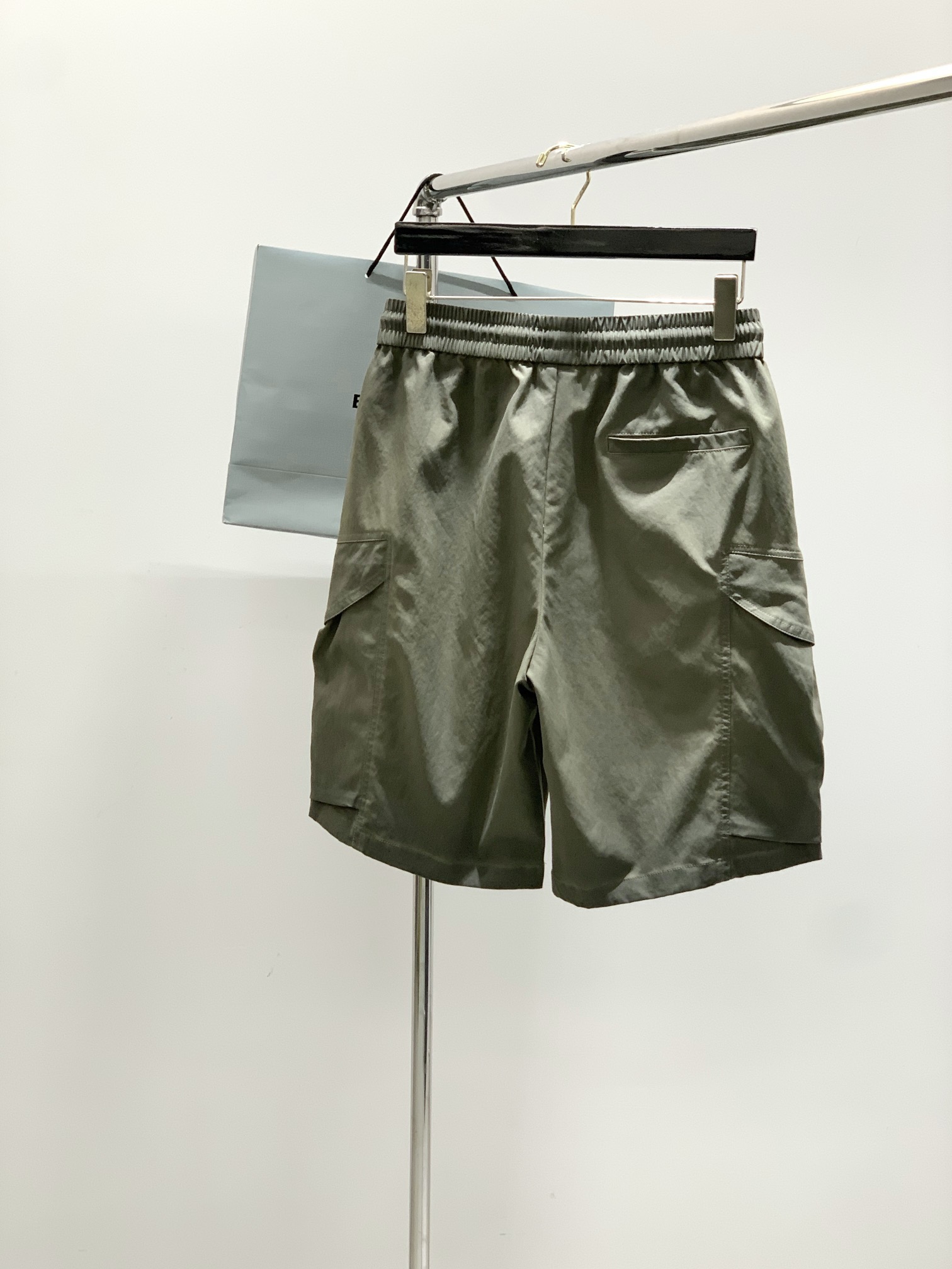 ，Balenciaga 巴黎世家，2025夏季最新品，专柜同步有售，原单狠货，时尚休闲短裤，进口原版水洗