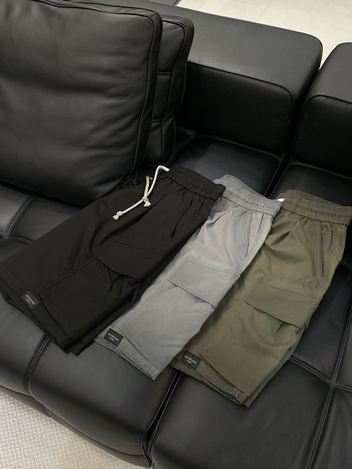 ，Balenciaga 巴黎世家，2025夏季最新品，专柜同步有售，原单狠货，时尚休闲短裤，进口原版水洗