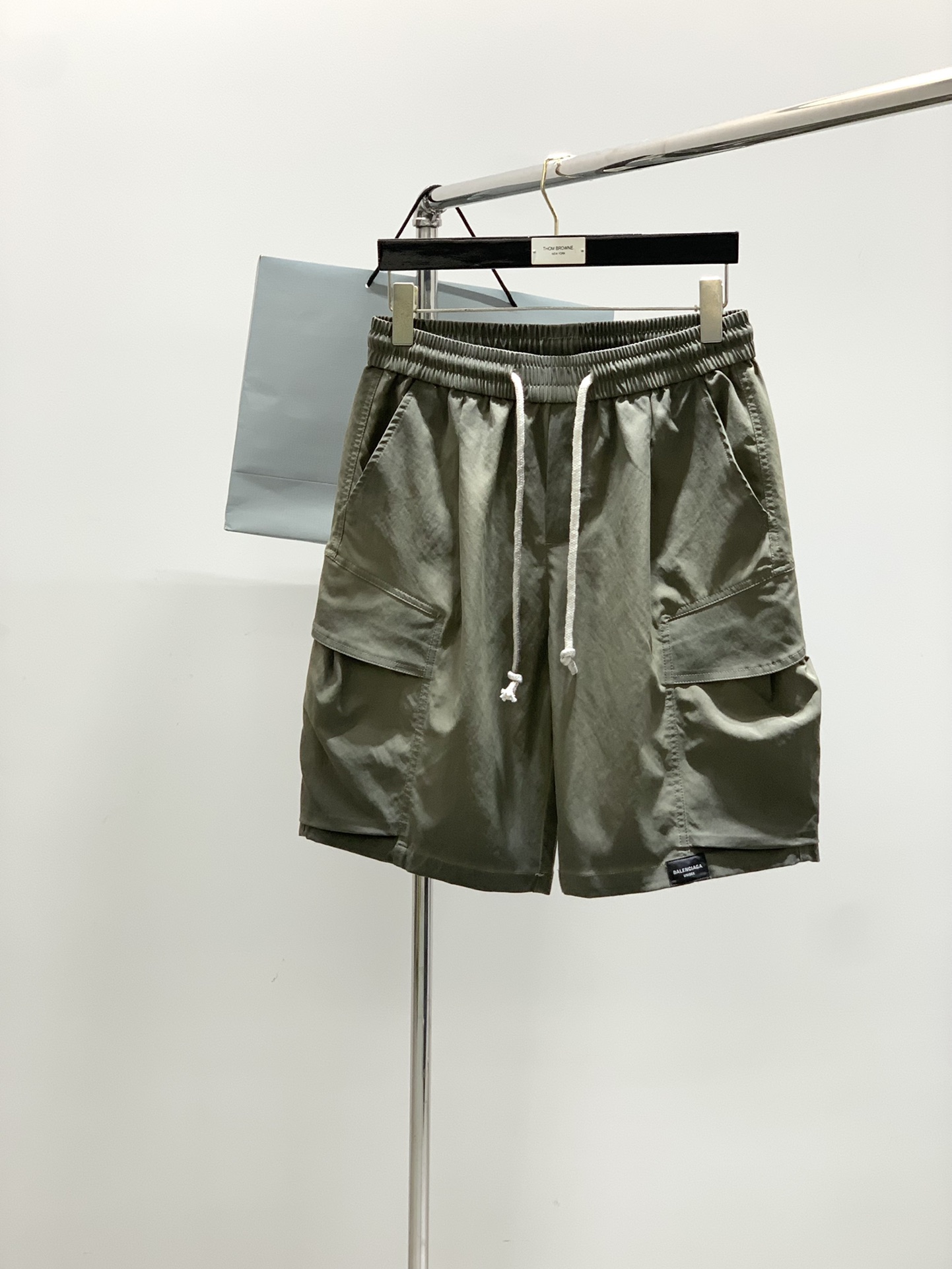 ，Balenciaga 巴黎世家，2025夏季最新品，专柜同步有售，原单狠货，时尚休闲短裤，进口原版水洗