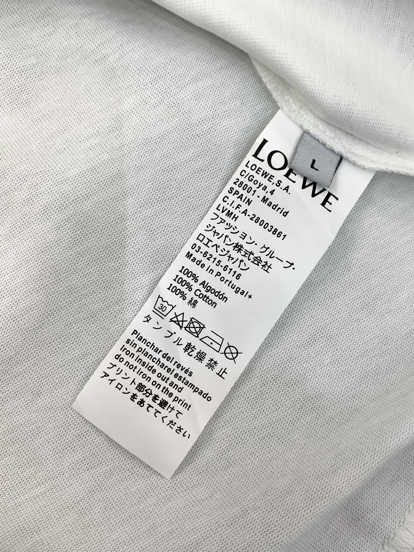 ，Loewe 罗意威，2025夏季最新款，专柜同步有售，原单狠货，时尚休闲圆领短袖T恤，上身很有特点！吸