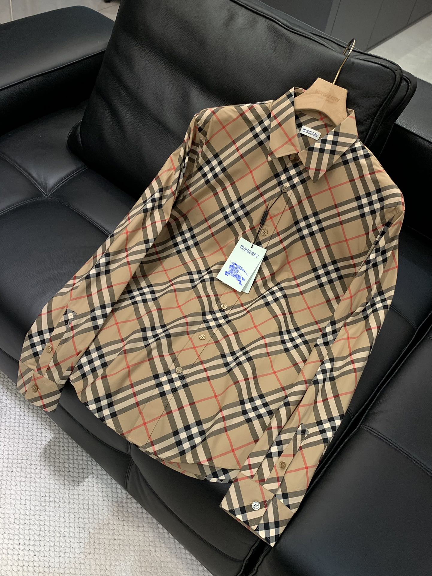 ，Burberry 巴宝莉，2025春季最新品，专柜同步有售，原单狠货，时尚休闲长袖衬衫，进口原版面料，