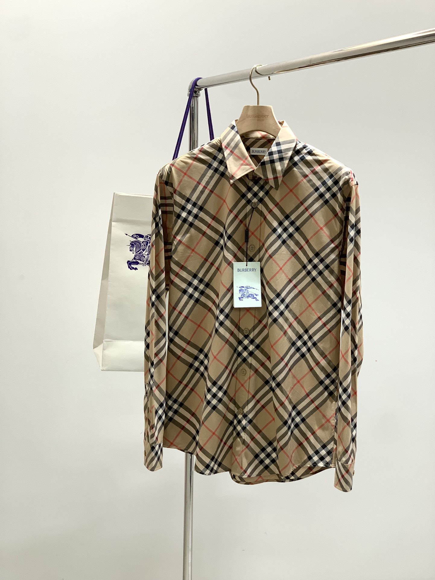 ，Burberry 巴宝莉，2025春季最新品，专柜同步有售，原单狠货，时尚休闲长袖衬衫，进口原版面料，