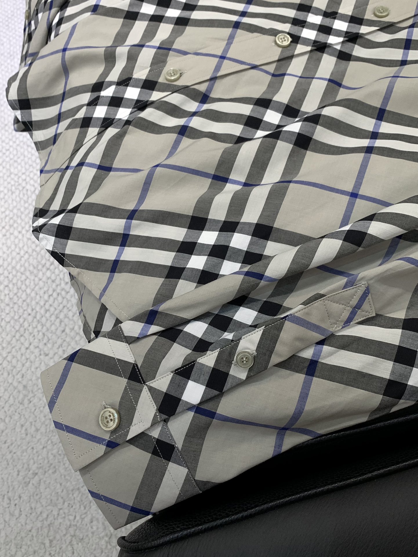 ，Burberry 巴宝莉，2025春季最新品，专柜同步有售，原单狠货，时尚休闲长袖衬衫，进口原版面料，