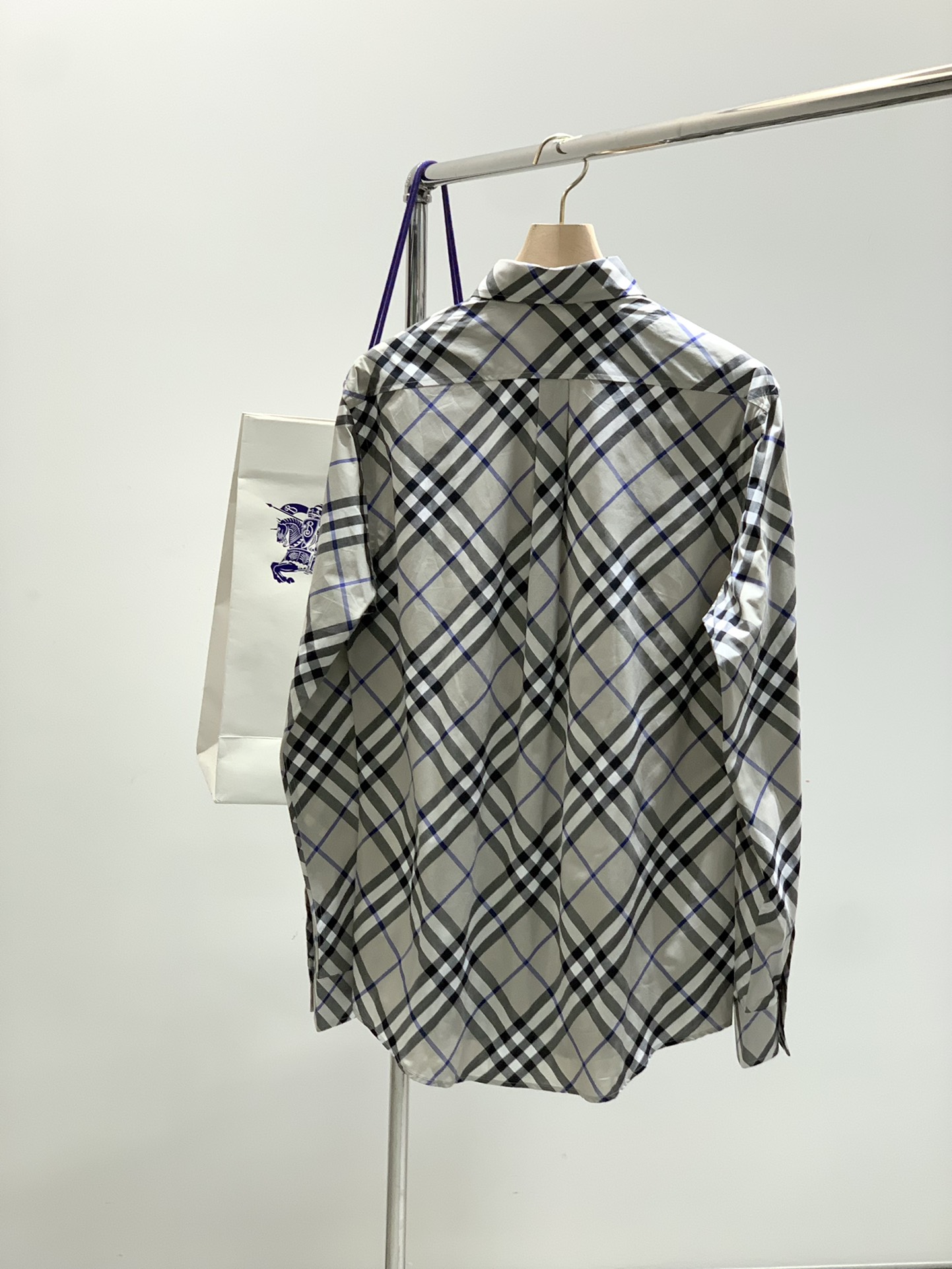 ，Burberry 巴宝莉，2025春季最新品，专柜同步有售，原单狠货，时尚休闲长袖衬衫，进口原版面料，