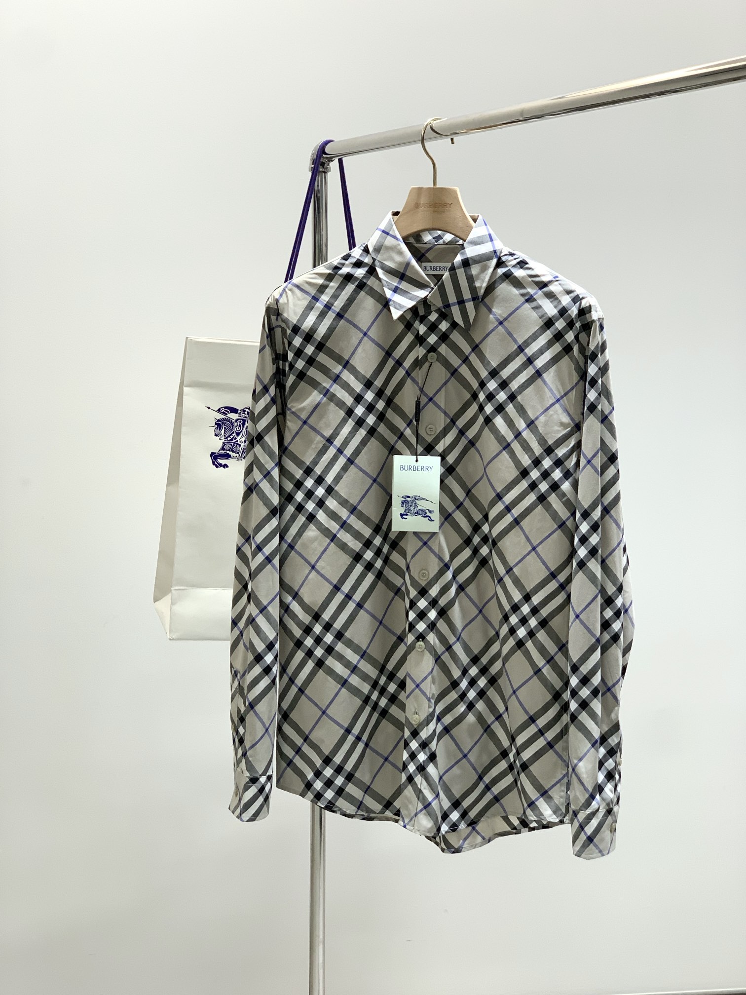 ，Burberry 巴宝莉，2025春季最新品，专柜同步有售，原单狠货，时尚休闲长袖衬衫，进口原版面料，
