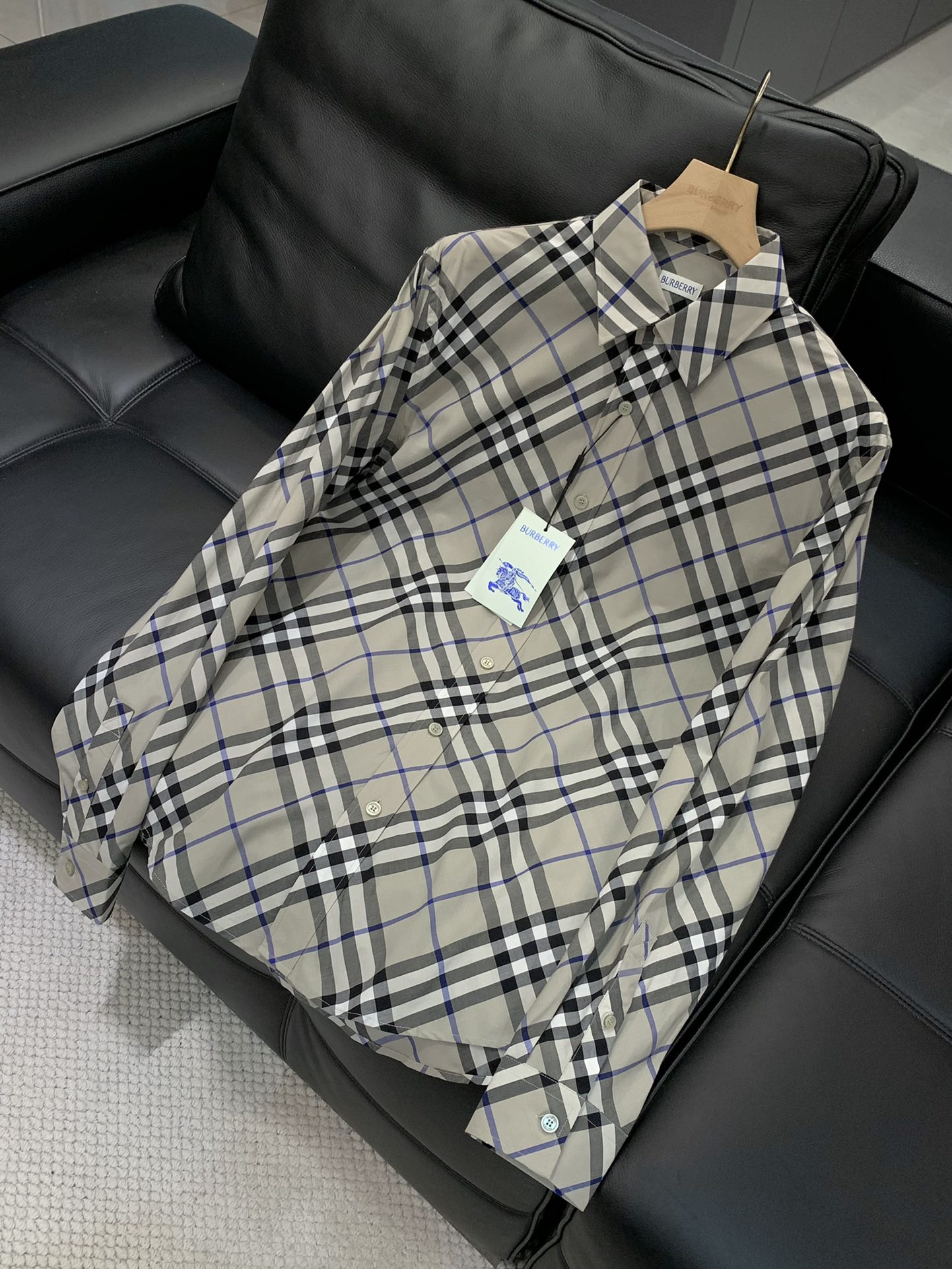 ，Burberry 巴宝莉，2025春季最新品，专柜同步有售，原单狠货，时尚休闲长袖衬衫，进口原版面料，