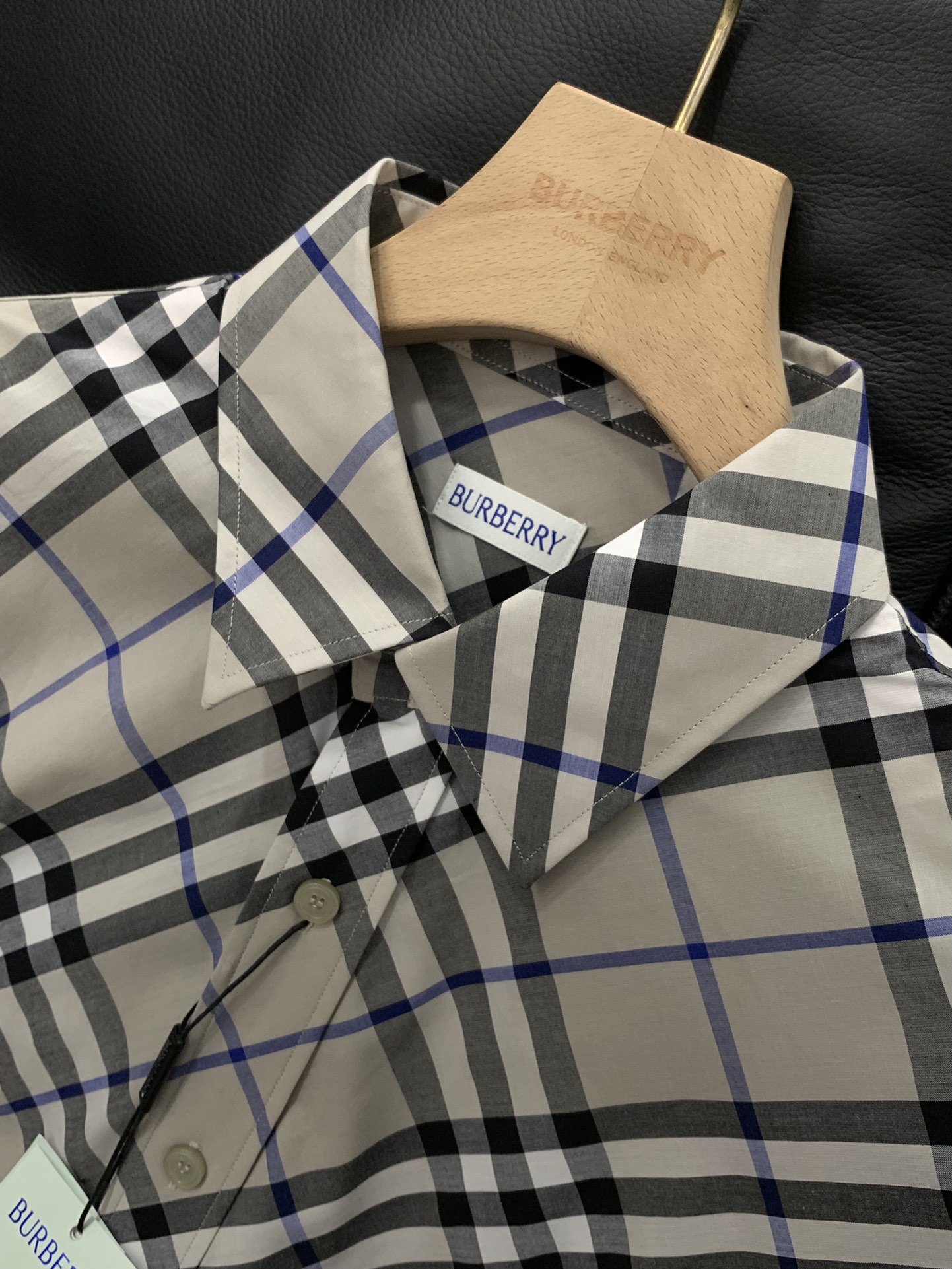 ，Burberry 巴宝莉，2025春季最新品，专柜同步有售，原单狠货，时尚休闲长袖衬衫，进口原版面料，
