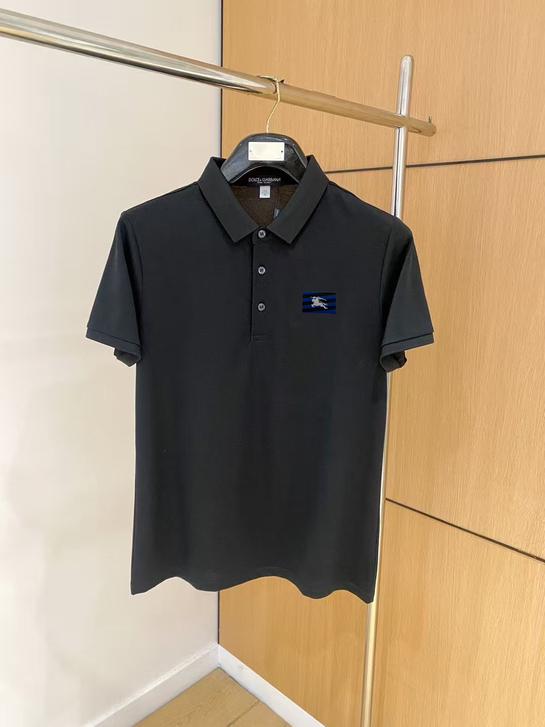 Burberry 品牌【BURBERRY 巴宝莉】2025夏季新款翻领 全球 男装 简约