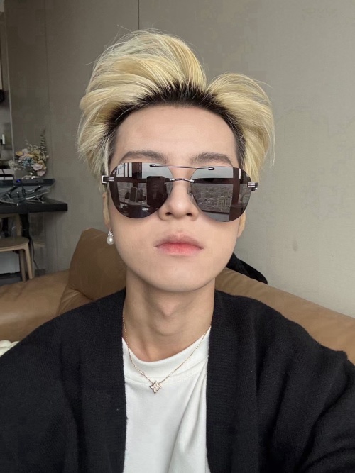 Chrome Hearts CH8016 Sunglasses - Unisex, Gold Frame, Premium Quality 1 Chrome Hearts CH8016 Sunglasses - Unisex, Gold Frame, Premium Quality