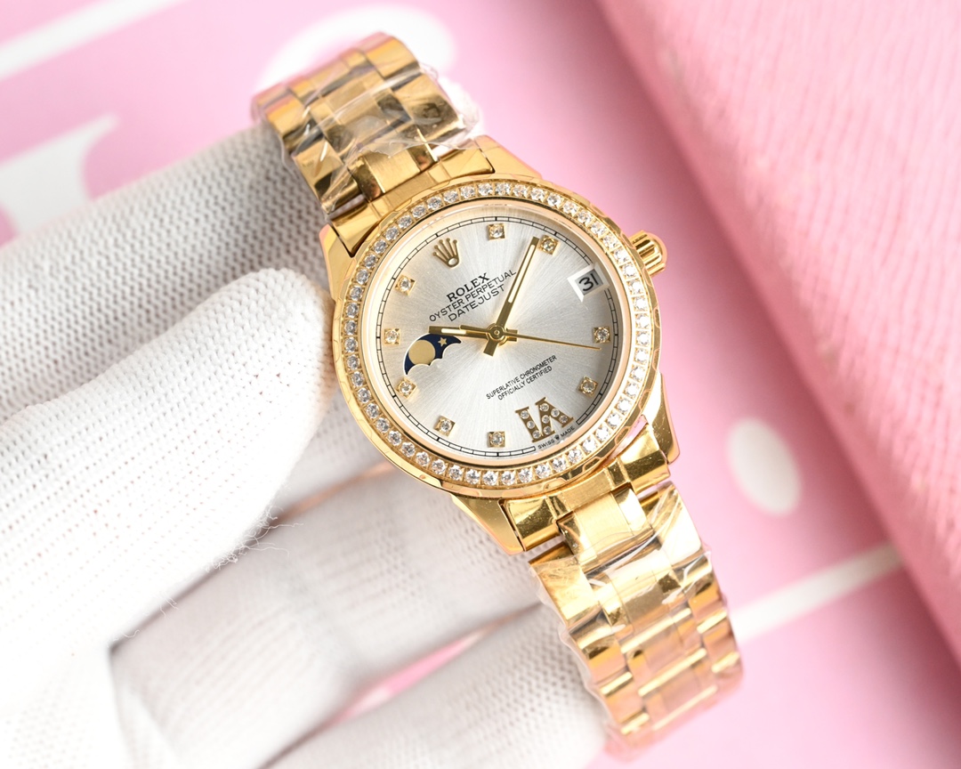 NO:337313,White 950 gold 1000 steel belt 50 annual hottest recommendation best female model Rolex new R OLEX Lady Jewelry Series Moon [Moon] [Sun] Series 9-character Sun Moon Star Function, equipped with original imported call8217 Moon Camera Caliber (0 Repair 0 After-sales Service), adopts high-end mother-of-pearl dial, fashionable women's watch, super luminous at night, unique 3-character calendar, 316L stainless steel case (10mm thickness), high-quality Swarovski crystal diamond on the shell, mirrored 9-grade sapphire crystal scratch-resistant glass, waterproof depth: 50-meter strap ceramic steel belt/Italian selected calfskin, fine polishing, fresh and elegant, generous and decent goddess must have high quality, give your lover, give your best friend, five-star recommendation!  !  , swarovski,rolex,cowhide19860909白950 金1000 钢带50 年度爆款推荐最佳女款 劳力士新款R OLEX 淑女珠宝系列 月[月亮]相[太阳]系列9字位日月星辰功能,搭载原装进口call8217月相机芯(0返修0售后）, 采用高端珍珠贝母表盘时尚女表 夜时超强夜光独特3字位日历 316L精钢表壳（厚度10mm）,壳上采用高品质施华洛世奇水晶钻石,镜面9级蓝宝石水晶防刮玻璃,防水深度:50米表带陶瓷钢带/意大利精选小牛皮,精细打磨,清新优雅,大方得体女神必备款高品质 送爱人 送闺蜜 五星推荐！！,,swarovski,rolex,cowhide,Watch