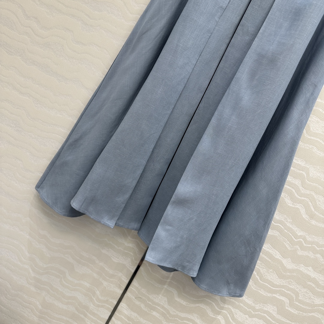 Exclusive Launch: High-End Monolithic LP Skirt for Sophisticated Fashionistas - 图片 4
