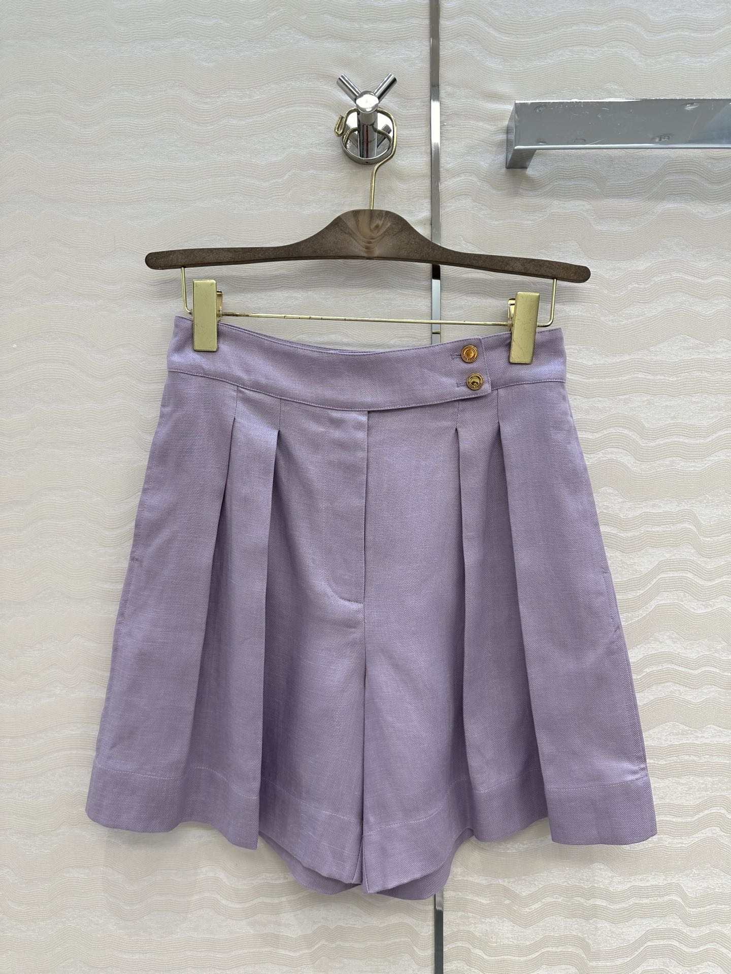 Exclusive Launch of High-End Platinum-Based Dress P587 with Elegant Details - 图片 1