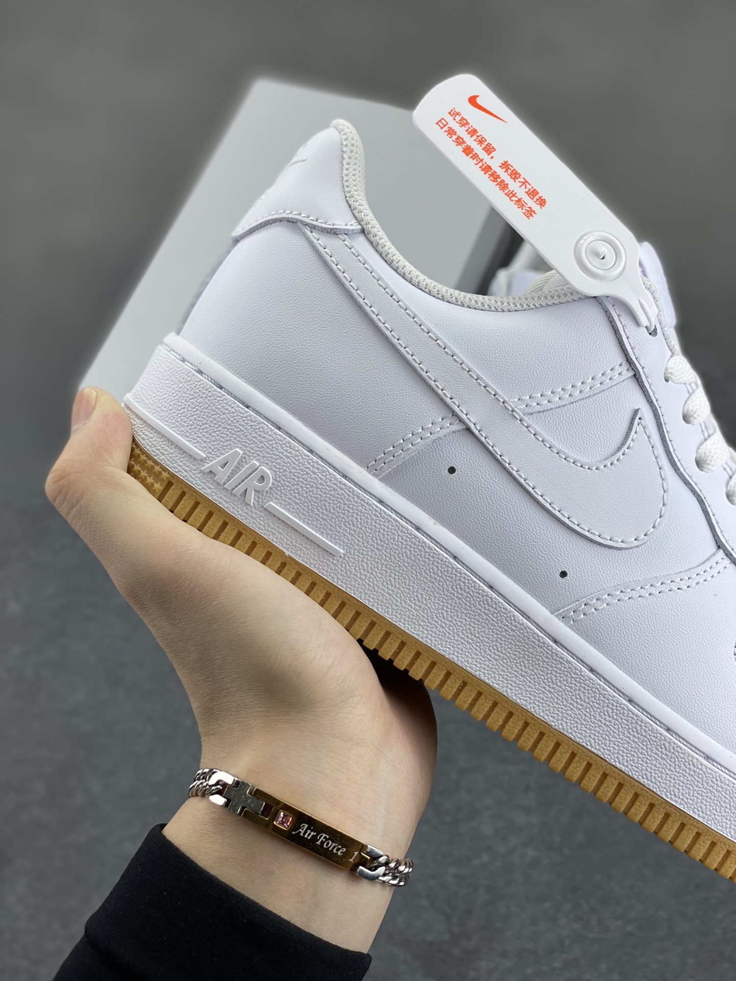图片[6]-Nike Air Force 1 Low 白生胶 空军一号低帮运动休闲板鞋 原楦头原纸板 打造纯正空军版型#专注外贸渠道 全掌内置蜂窝气垫 #原盒配件 原厂中底钢印、拉帮完美 货号：DJ2739-100 尺码：36 36.5 37.5 38 38.5 39 40 40.5 41 42 42.5 43 44 44.5 45-选品中心