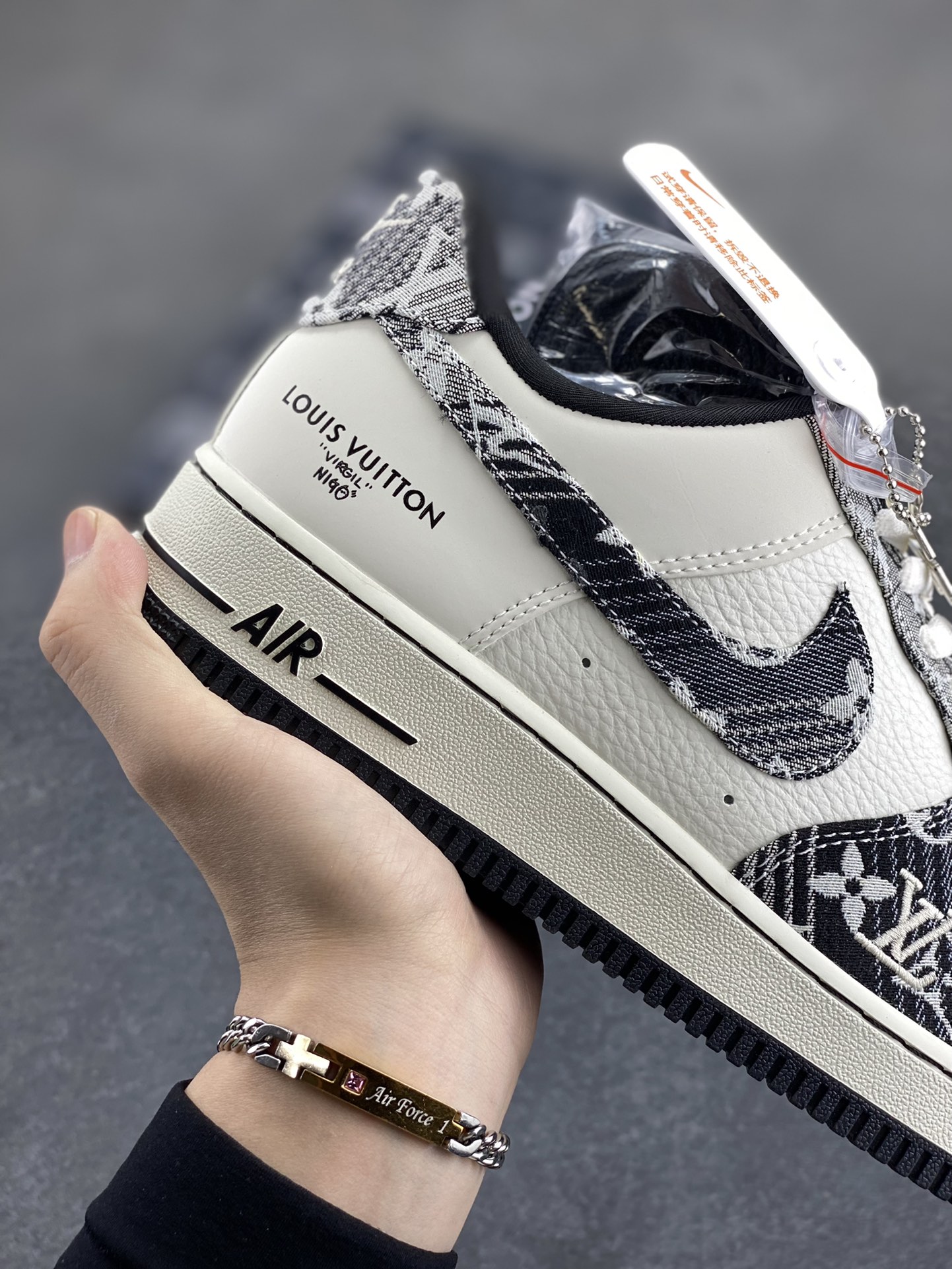 图片[6]-NIke Air Force 1 \’07 Low “LV联名”空军一号 低帮 运动鞋 休闲鞋 折边针车 工艺难度大 原楦头原纸板 原装鞋盒 定制五金配件 内置全掌气垫 原厂鞋底 货号：SC9207-539 尺码：36 36.5 37.5 38 38.5 39 40 40.5 41 42 42.5 43 44 44.5 45-选品中心