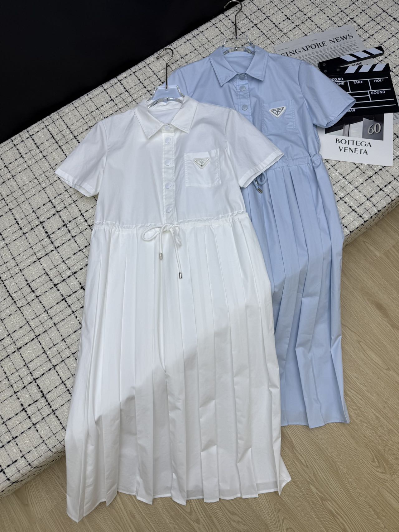 NO:421247,Summer C-size long skirt 25ss Classic triangle-shaped sub-pleated dress is a skirt that can be used for commuting or even on holidays. Easy to control in various occasions. Over-knee length. Special hidden flesh. Expose the thinnest ankle part. It can also lengthen the visual sense of body. Details online. Two-color SML, skirts, alexander wang19860909夏日C位长裙 25ss 经典三角标亚褶连衣裙 是通勤或者日常甚至度假兼备的裙子 各种场合轻松驾驭 过膝长度 特别藏肉 露出最瘦的脚踝部分 还可以拉长身材视觉感 细节感在线 两色SML,,skirts,alexander wang,Women's clothing