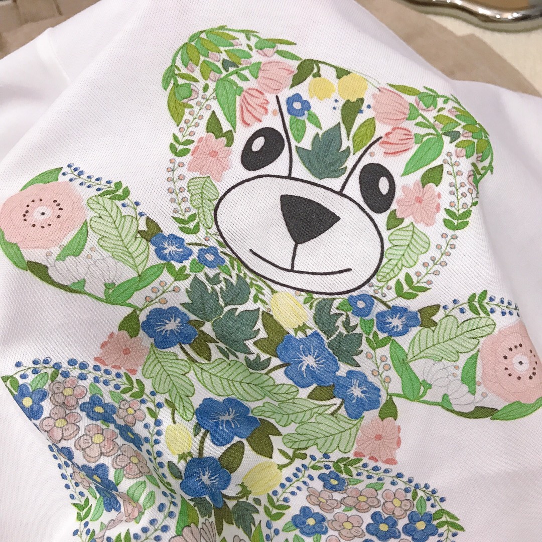 Fendi Kids White Cotton T-Shirt with Floral Teddy Bear Print (Sizes 100-150) 9 i1748422523 1294 8