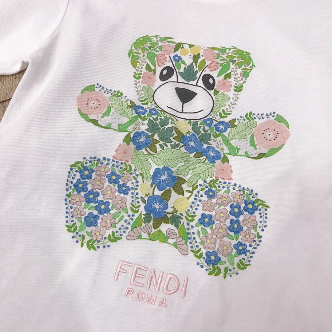 Fendi Kids White Cotton T-Shirt with Floral Teddy Bear Print (Sizes 100-150) 5 i1748422523 1868 4