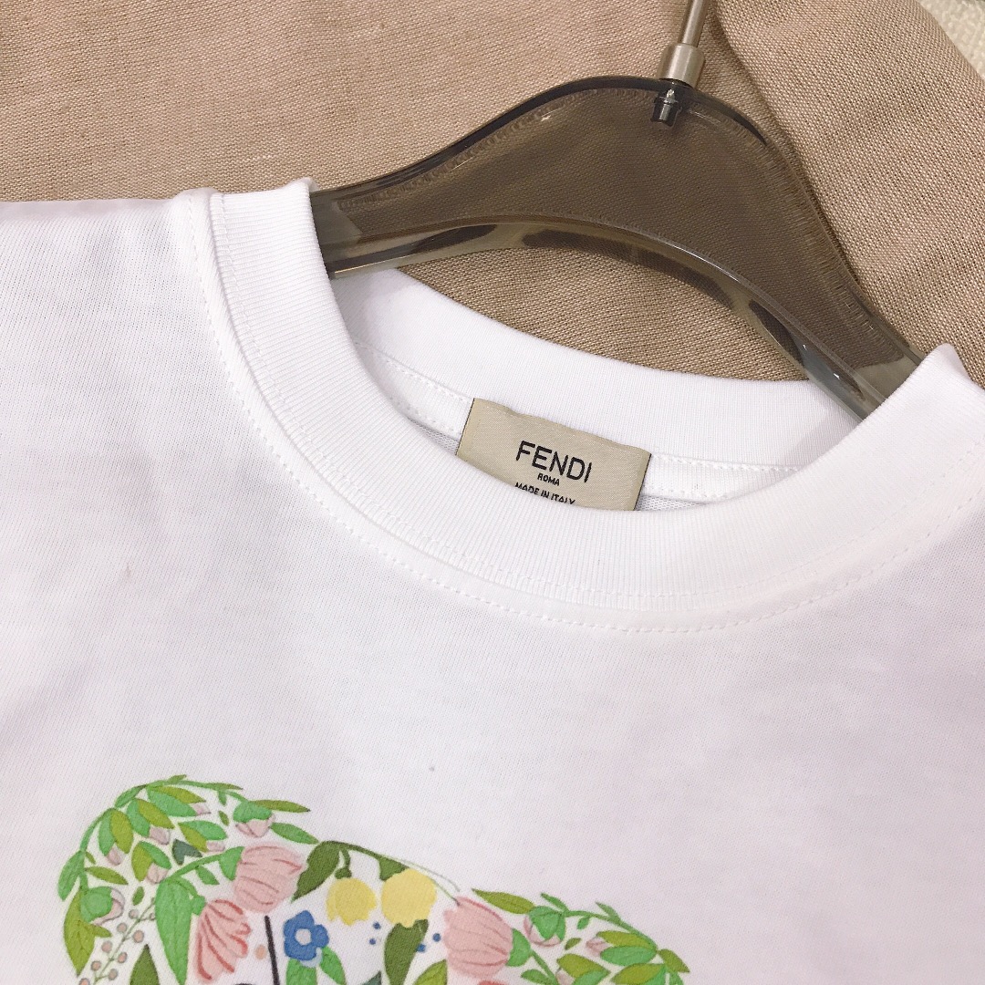 Fendi Kids White Cotton T-Shirt with Floral Teddy Bear Print (Sizes 100-150) 4 i1748422523 5495 3