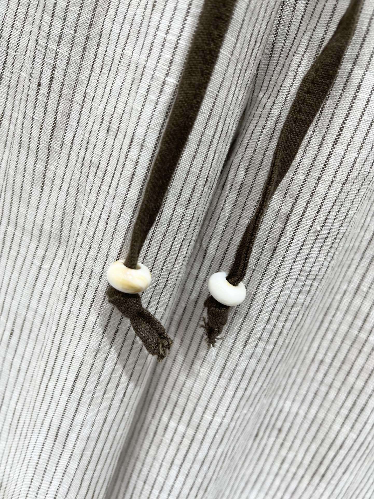𝗖𝗼𝘂𝗿𝗿𝗲𝗴𝗲*亚麻休闲松紧腰弯刀裤
裤子真的是早秋换季的完美选择!亚麻面料透气又吸汗,穿在身上感觉