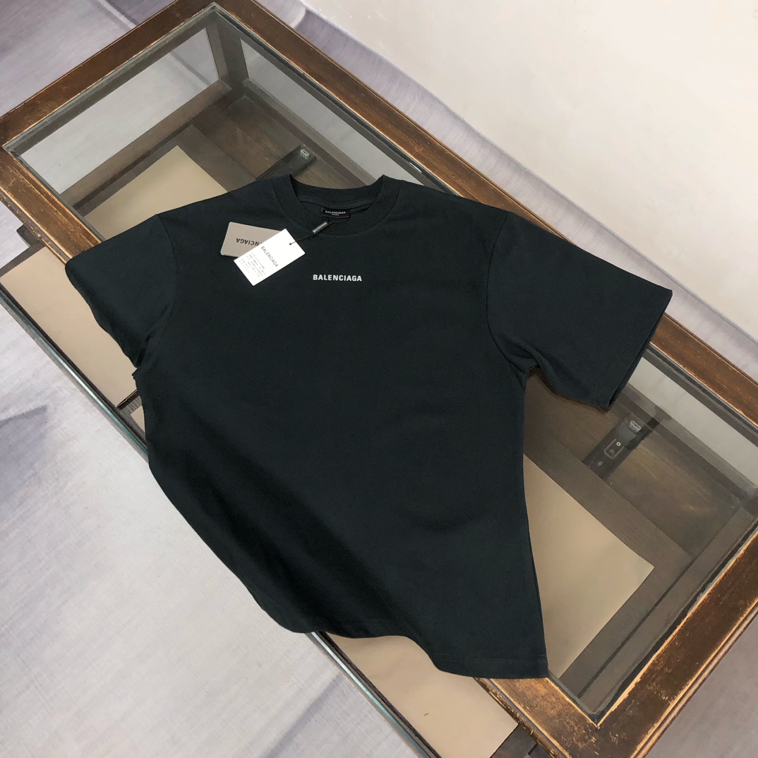 발렌시아가 남성 반팔 26SS 49221