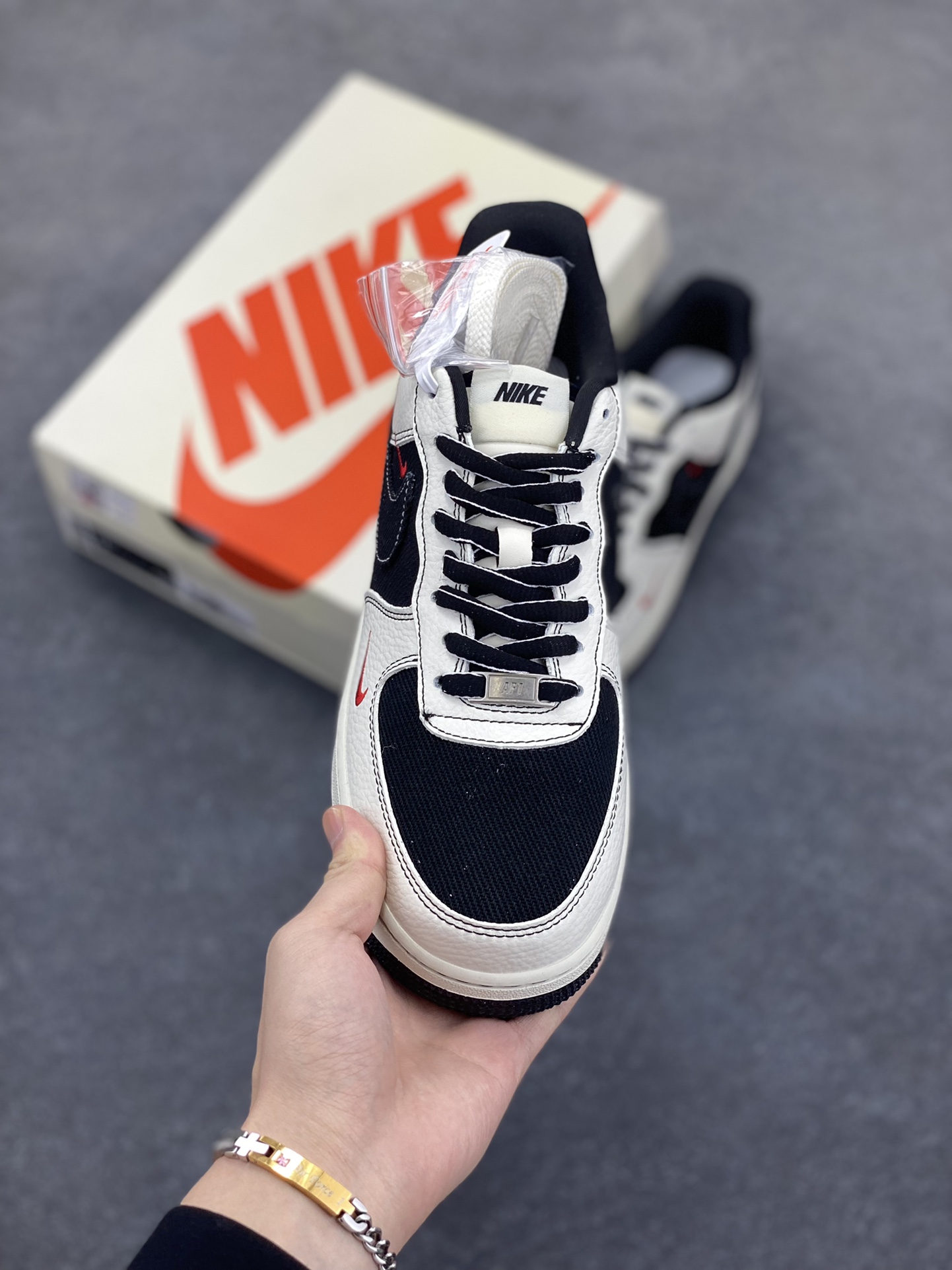 图片[2]-NIke Air Force 1 \’07 Low “NIKE联名”空军一号 低帮 运动鞋 休闲鞋 折边针车 工艺难度大 原楦头原纸板 原装鞋盒 定制五金配件 内置全掌气垫 原厂鞋底 货号：SC9207-537 尺码：36 36.5 37.5 38 38.5 39 40 40.5 41 42 42.5 43 44 44.5 45-选品中心