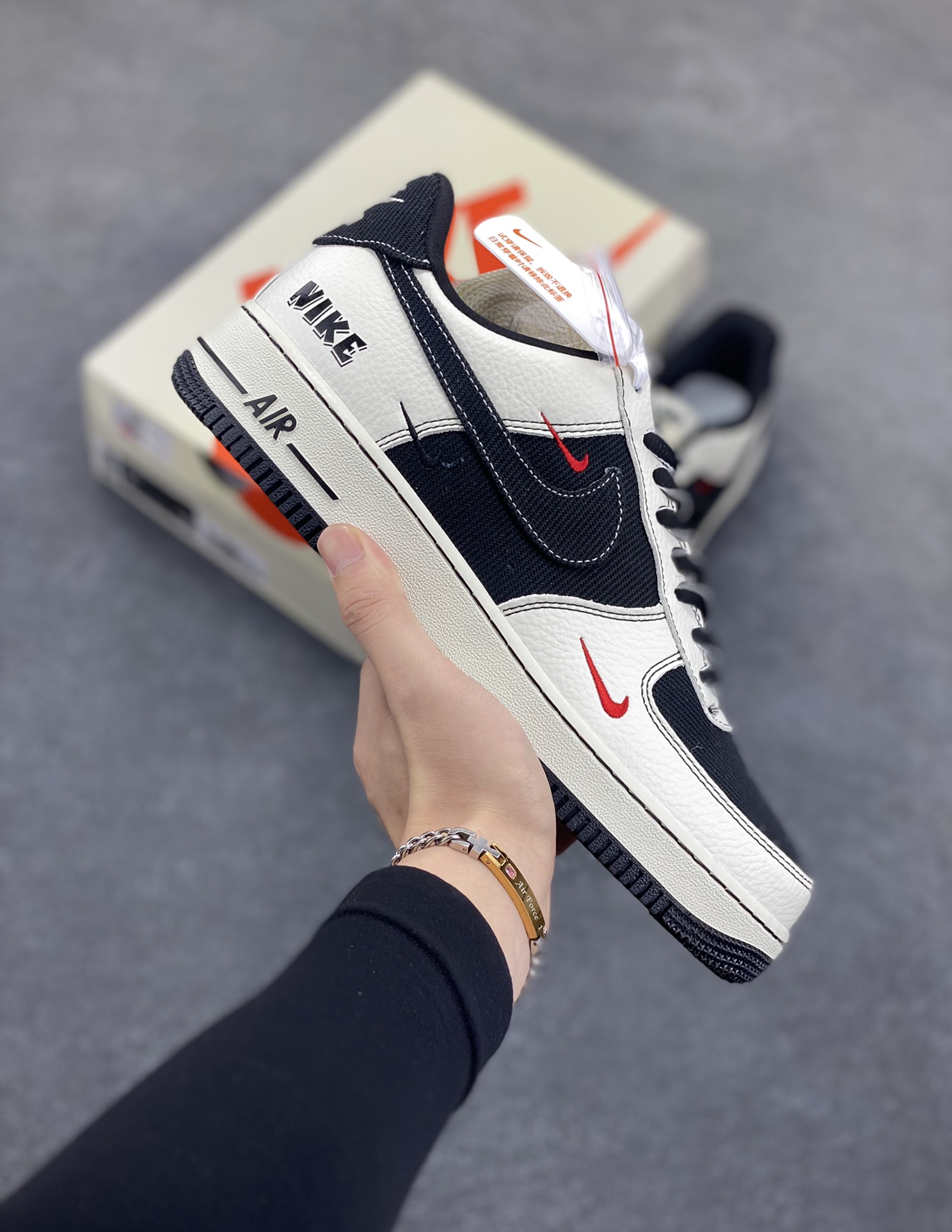 NIke Air Force 1 \’07 Low “NIKE联名”空军一号 低帮 运动鞋 休闲鞋 折边针车 工艺难度大 原楦头原纸板 原装鞋盒 定制五金配件 内置全掌气垫 原厂鞋底 货号:SC9207-537 尺码:36 36.5 37.5 38 38.5 39 40 40.5 41 42 42.5 43 44 44.5 45-选品中心