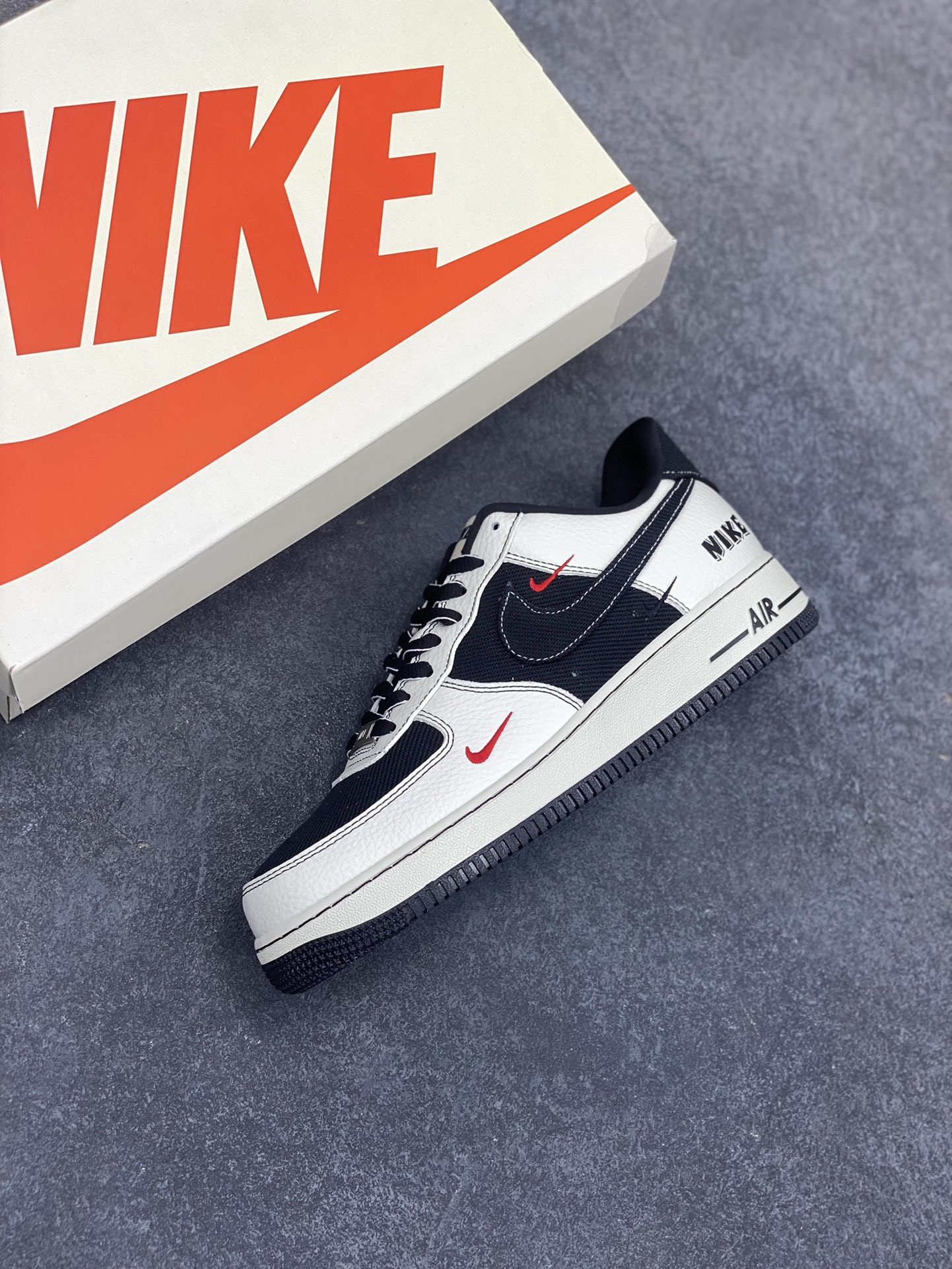 图片[7]-NIke Air Force 1 \’07 Low “NIKE联名”空军一号 低帮 运动鞋 休闲鞋 折边针车 工艺难度大 原楦头原纸板 原装鞋盒 定制五金配件 内置全掌气垫 原厂鞋底 货号：SC9207-537 尺码：36 36.5 37.5 38 38.5 39 40 40.5 41 42 42.5 43 44 44.5 45-选品中心