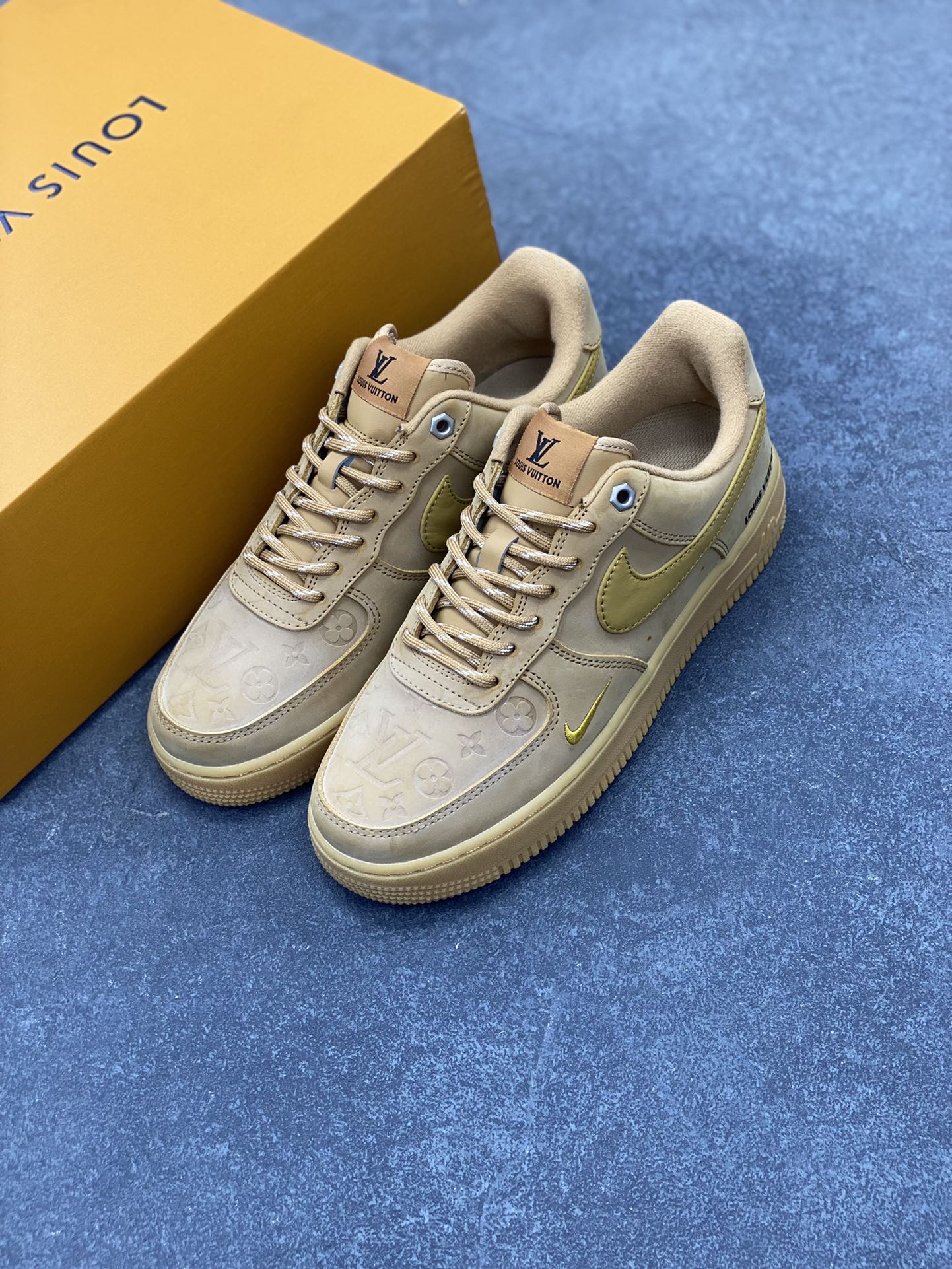 图片[8]-Nike Air Force1 Low AF1 LV联名经典款小麦色空军一号低帮休闲板鞋 Nike继续推出小麦色AF1 以高帮款与低帮款的方式呈现 小麦色牛巴革打造鞋面 生胶鞋底与鞋面风格协调一致 搭配同色系尼龙鞋带 侧身皮质Swoosh Logo进一步体现 独特魅力． 货号：CJ9179-200 尺码：36 36.5 37.5 38 38.5 39 40 40.5 41 42 42.5 43 44 44.5 45-选品中心