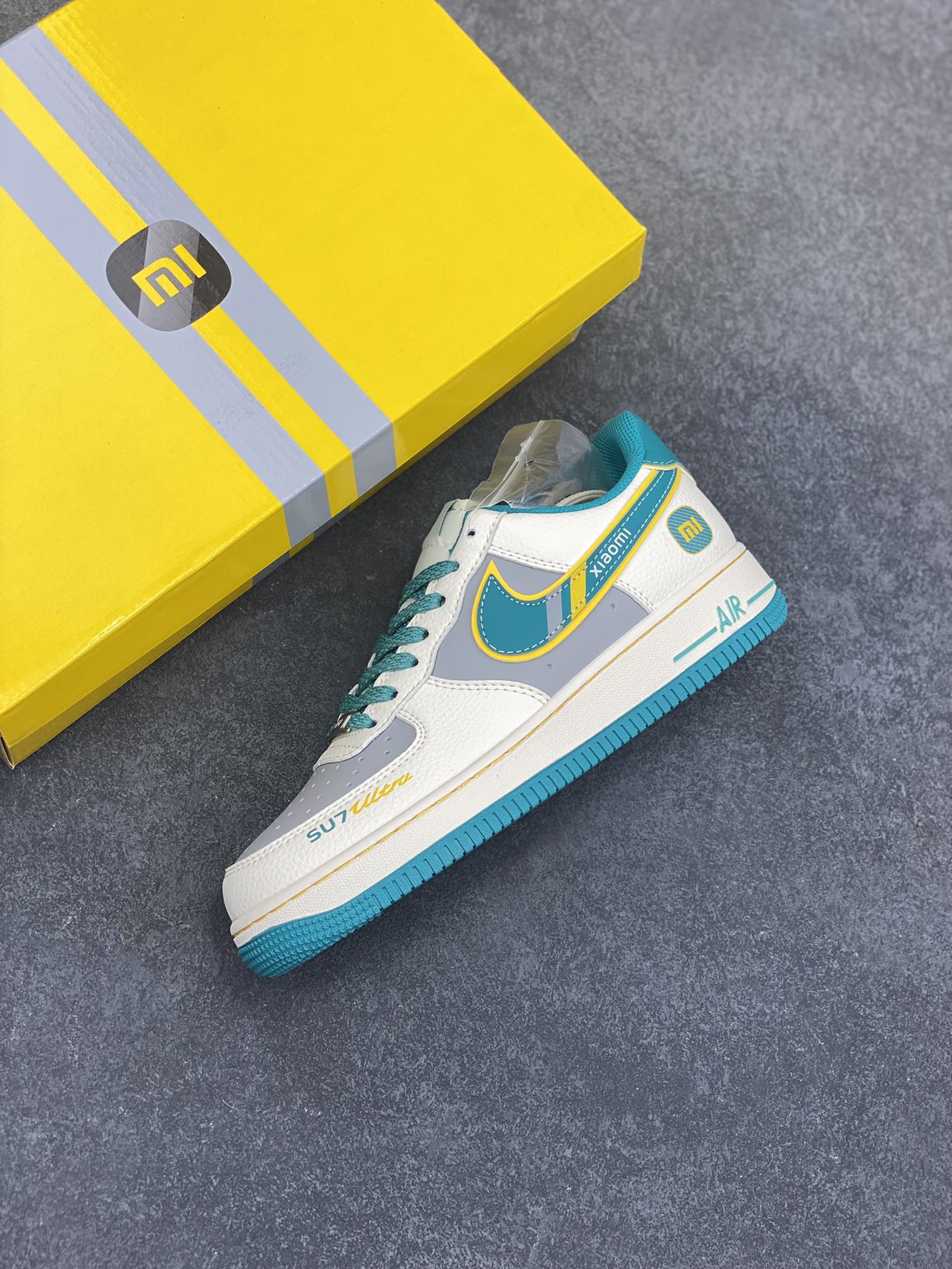 图片[7]-NIke Air Force 1 \’07 Low “xiaomi联名——海湾蓝”空军一号 低帮 运动鞋 休闲鞋 折边针车 工艺难度大 原楦头原纸板 原装鞋盒 定制五金配件 内置全掌气垫 原厂鞋底 货号：SS1168-208 尺码：36 36.5 37.5 38 38.5 39 40 40.5 41 42 42.5 43 44 44.5 45-选品中心