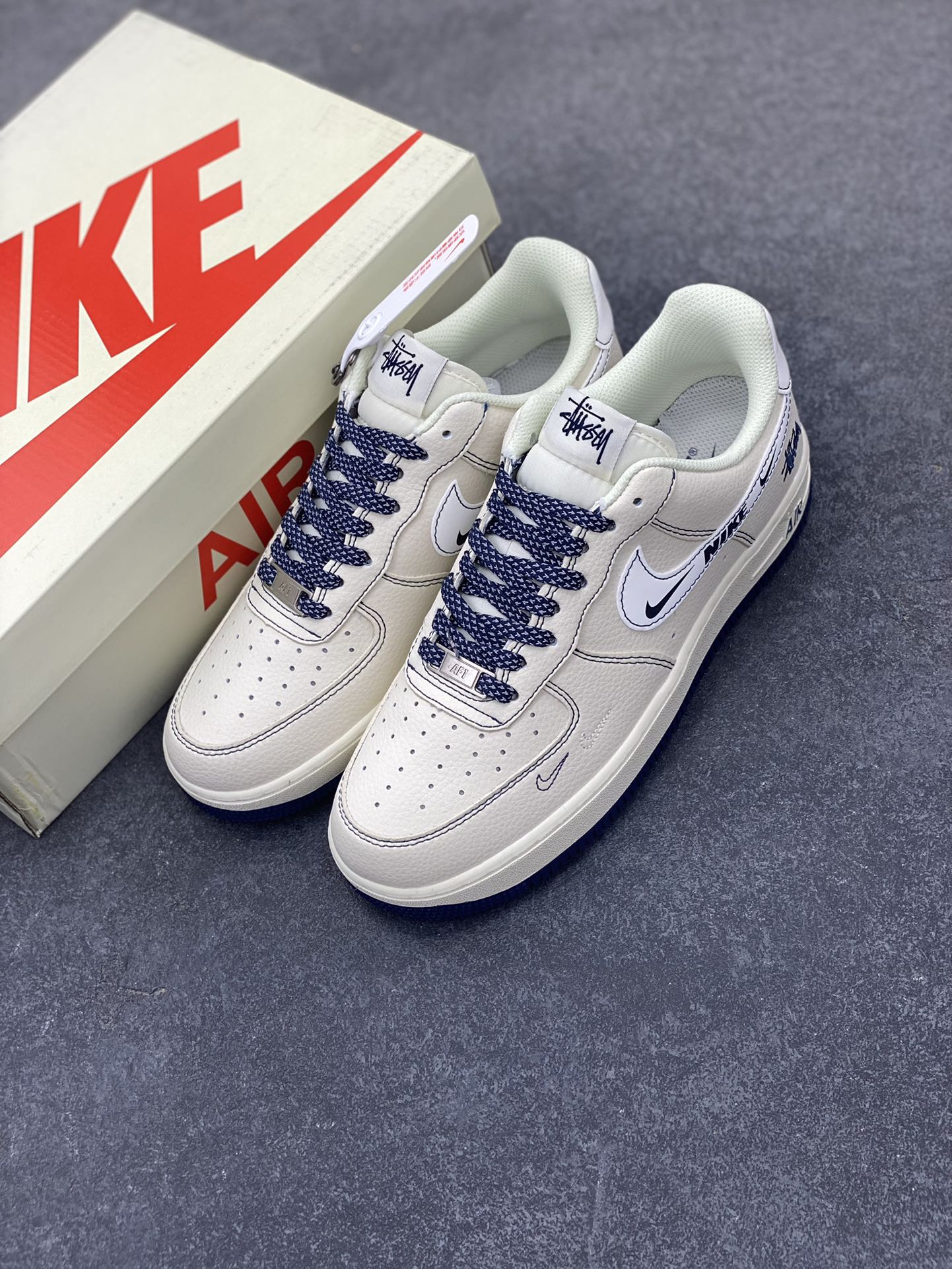 图片[8]-Nike Air Force 1 Low 空军一号低帮百搭休闲运动板鞋。柔软、弹性十足的缓震性能和出色的中底设计，横跨复古与现代的外型结合，造就出风靡全球三十多年的Force 1，直到今天还深受青睐。 货号：HH7518-063 尺码：36 36.5 37.5 38 38.5 39 40 40.5 41 42 42.5 43 44 44.5 45-选品中心
