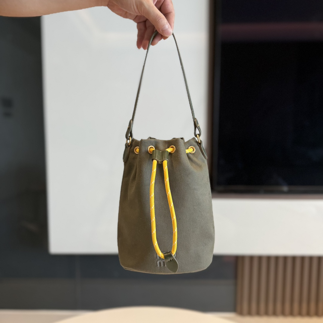 P400 MI* MI* Bolso cubo de verano | Ligero y fácil de llevar, encuentro con elegancia perezosa, tejido de gabardina fir…