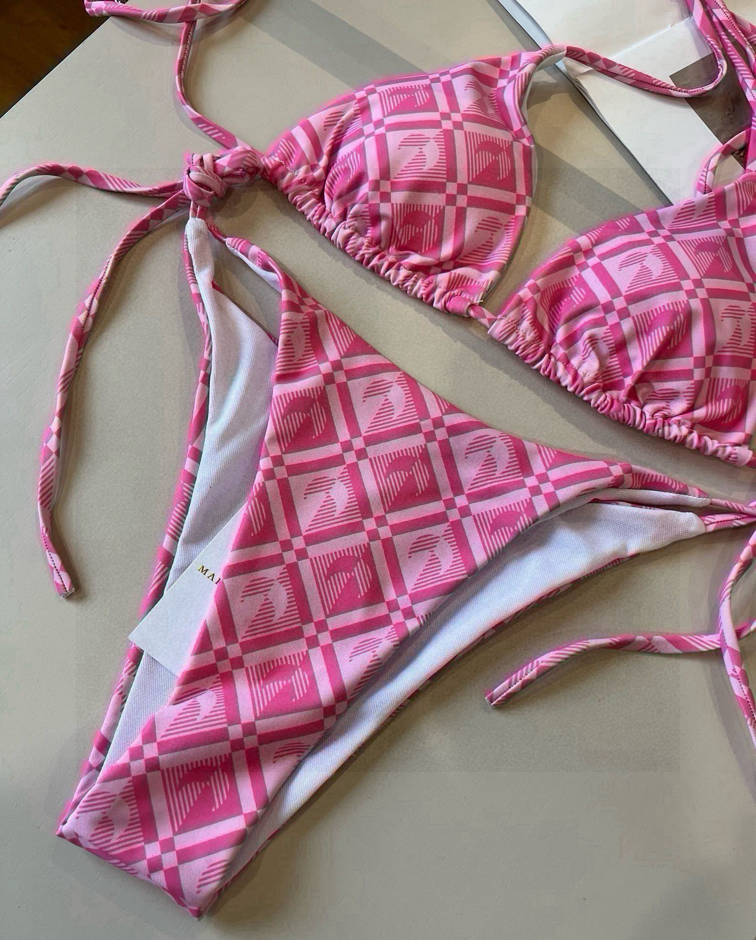。

MARINE SERRA潮牌比基尼👙