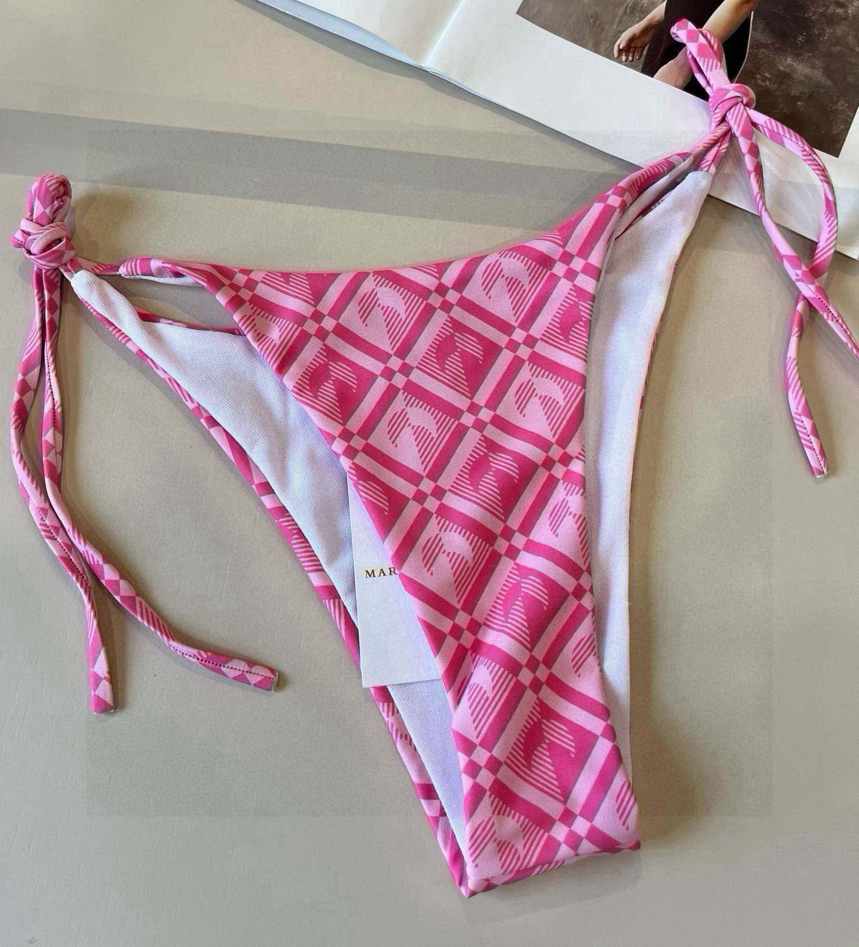 。

MARINE SERRA潮牌比基尼👙