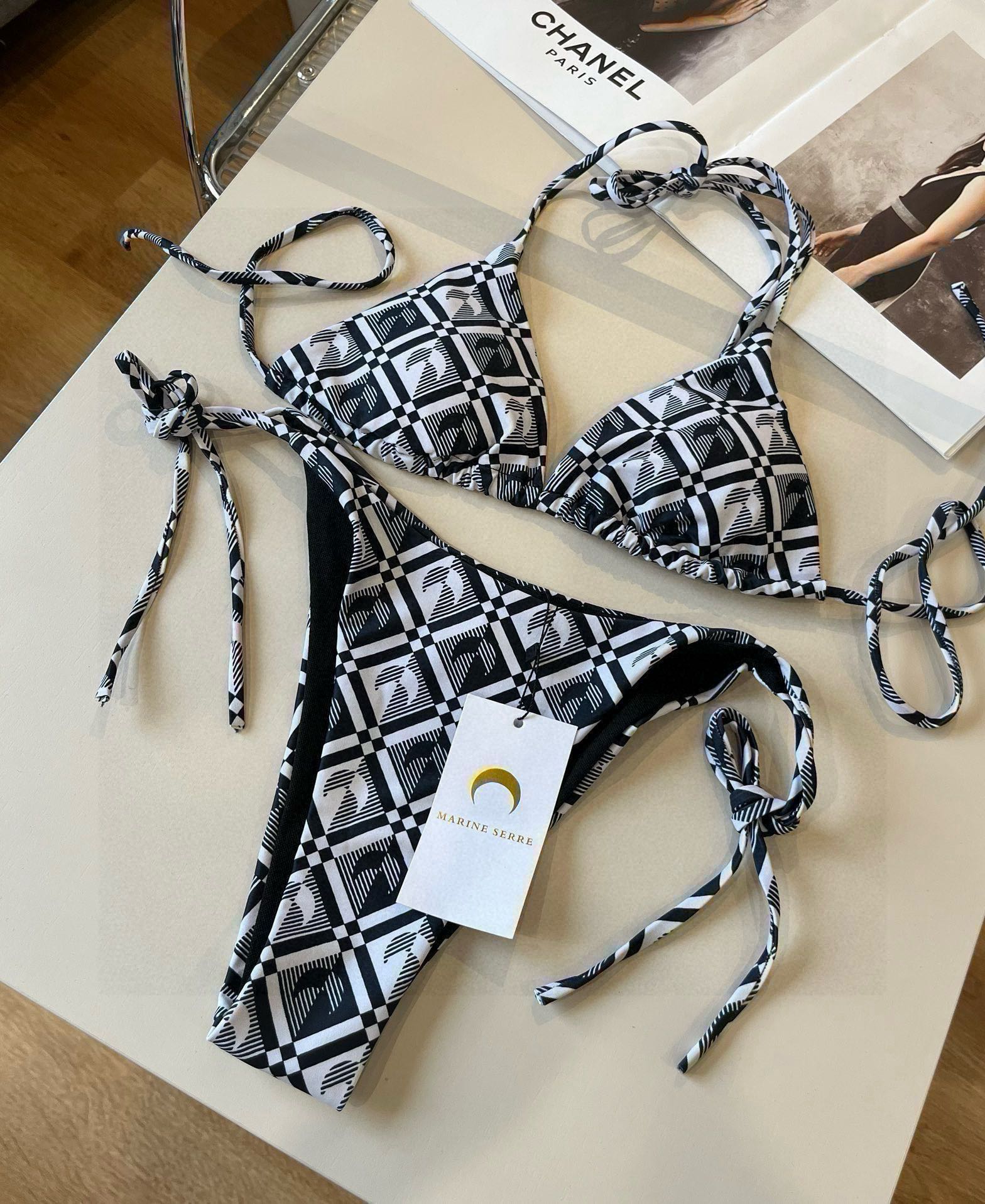 。

MARINE SERRA潮牌比基尼👙