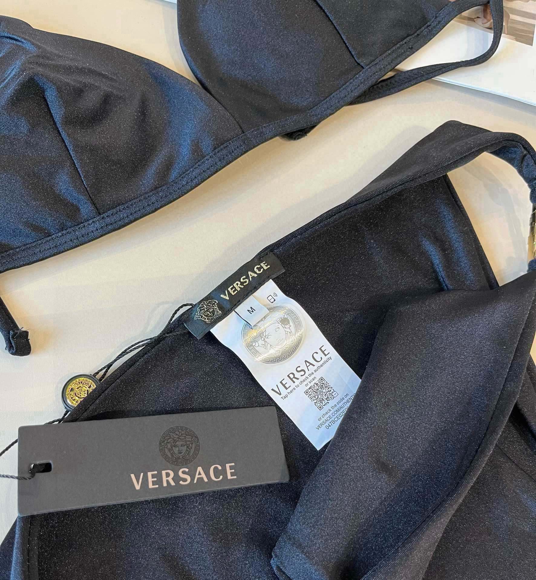 。
范思哲官方新款泳衣比基尼👙，高端定制，S M L XL