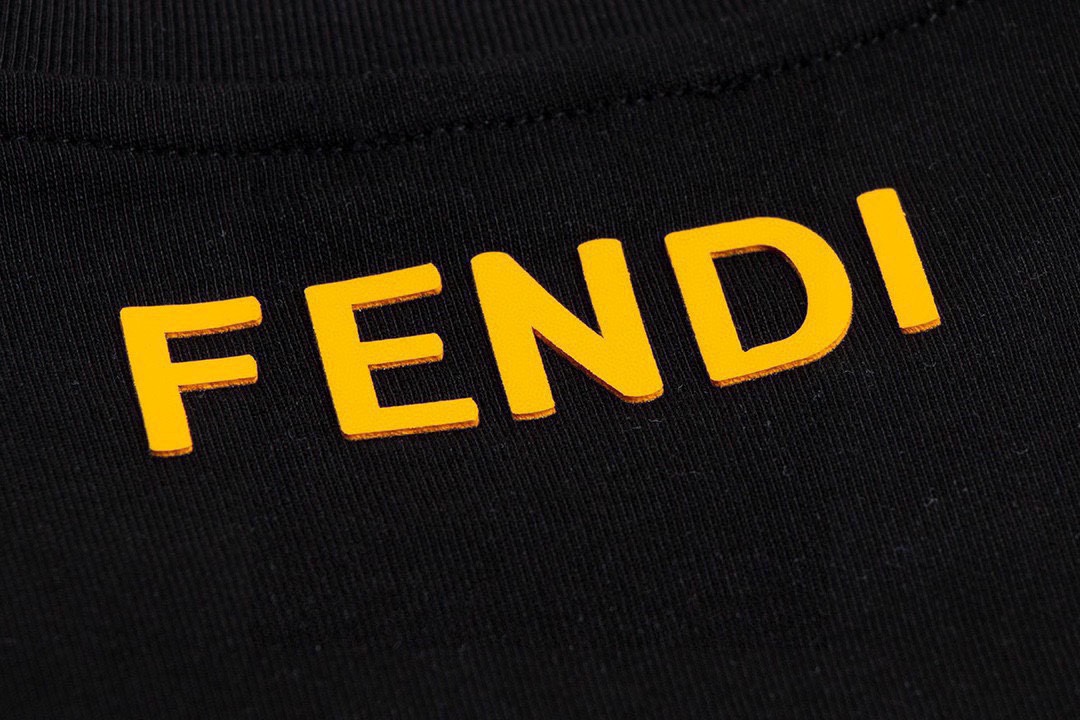 芬迪/Fendi 夏季新款 小怪兽眼睛压胶印花圆领短袖T恤