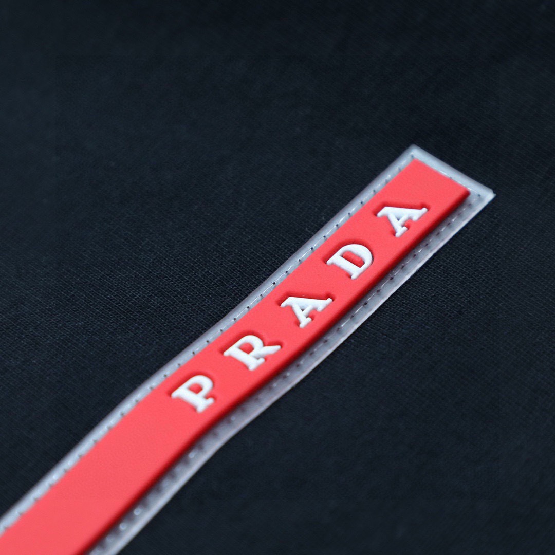 普拉达/Prada 夏季新款 经典红色胶条圆领短袖T恤