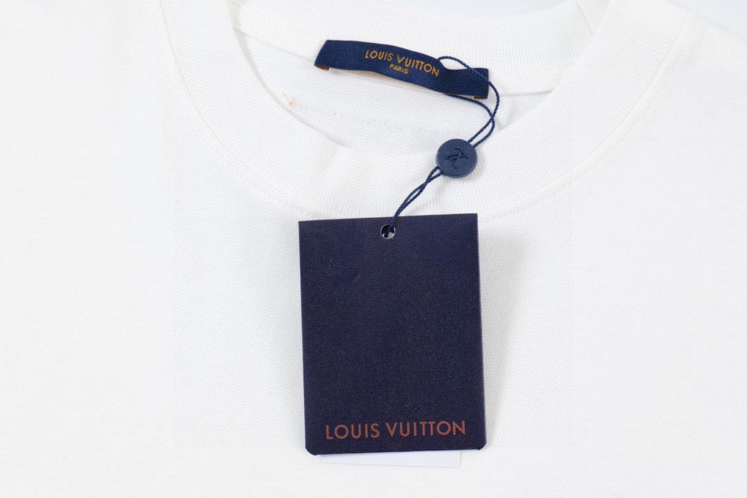 路易威登/Louis Vuitton 夏季新款 胸前浮雕压花字母圆领短袖T恤