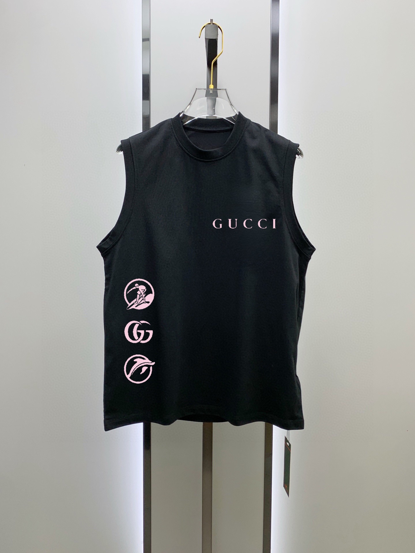 Gucci 品牌【GUCCI 古奇】2025夏季新品背心T袖 简约款式 任何人都可以轻松驾驶 进口定制丝光棉面料 手软舒适有型 吸汗透气