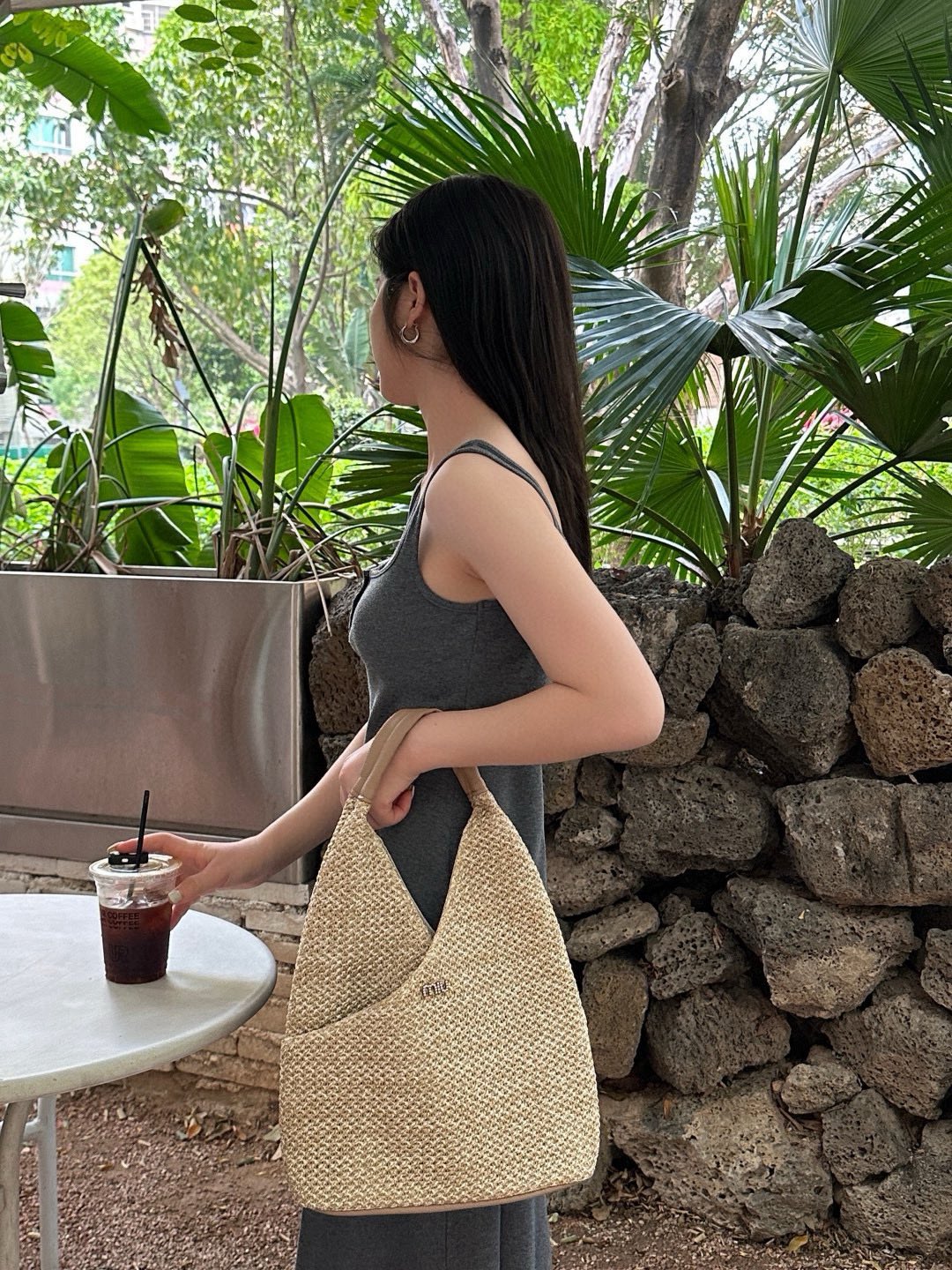 NO:345213,Miumiu braided bag, essential for summer dressing, specifications: 32* wide 30* thick 10, handle 20cm hat, straw hat, fisherman hat, baseball hat, hat, miumiu, espadrilles, hatsmiumiu编织包,夏日搭衣必备,规格 高32*宽30*厚10,手柄20cm帽子草帽渔夫帽棒球帽,帽子,miumiu,espadrilles,hats,hat