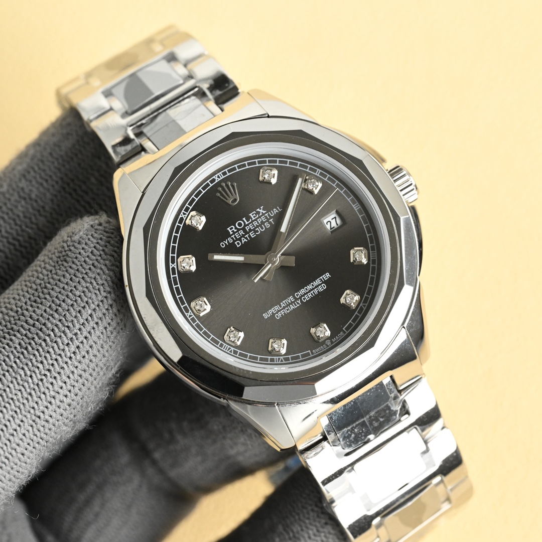 统一460💰
男装腕表劳力士-ROLEX‼️
商务休闲男士机械腕表 
进口日本原装西铁城8205
钨钢间316L精钢壳套
超级蓝宝石玻璃镜面
直径42mm 
尊贵奢华 休闲男士
生活节奏 尽在掌握