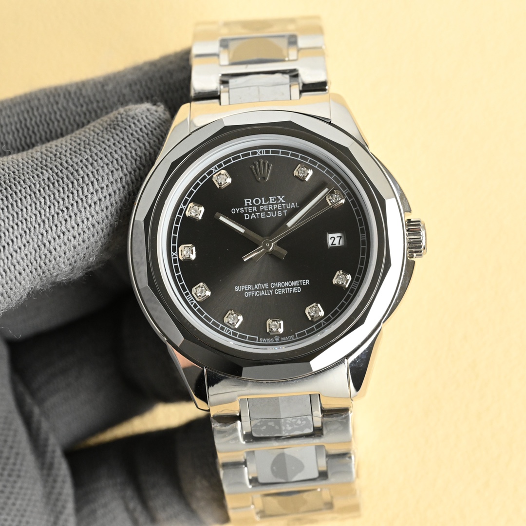 统一460💰
男装腕表劳力士-ROLEX‼️
商务休闲男士机械腕表 
进口日本原装西铁城8205
钨钢间316L精钢壳套
超级蓝宝石玻璃镜面
直径42mm 
尊贵奢华 休闲男士
生活节奏 尽在掌握