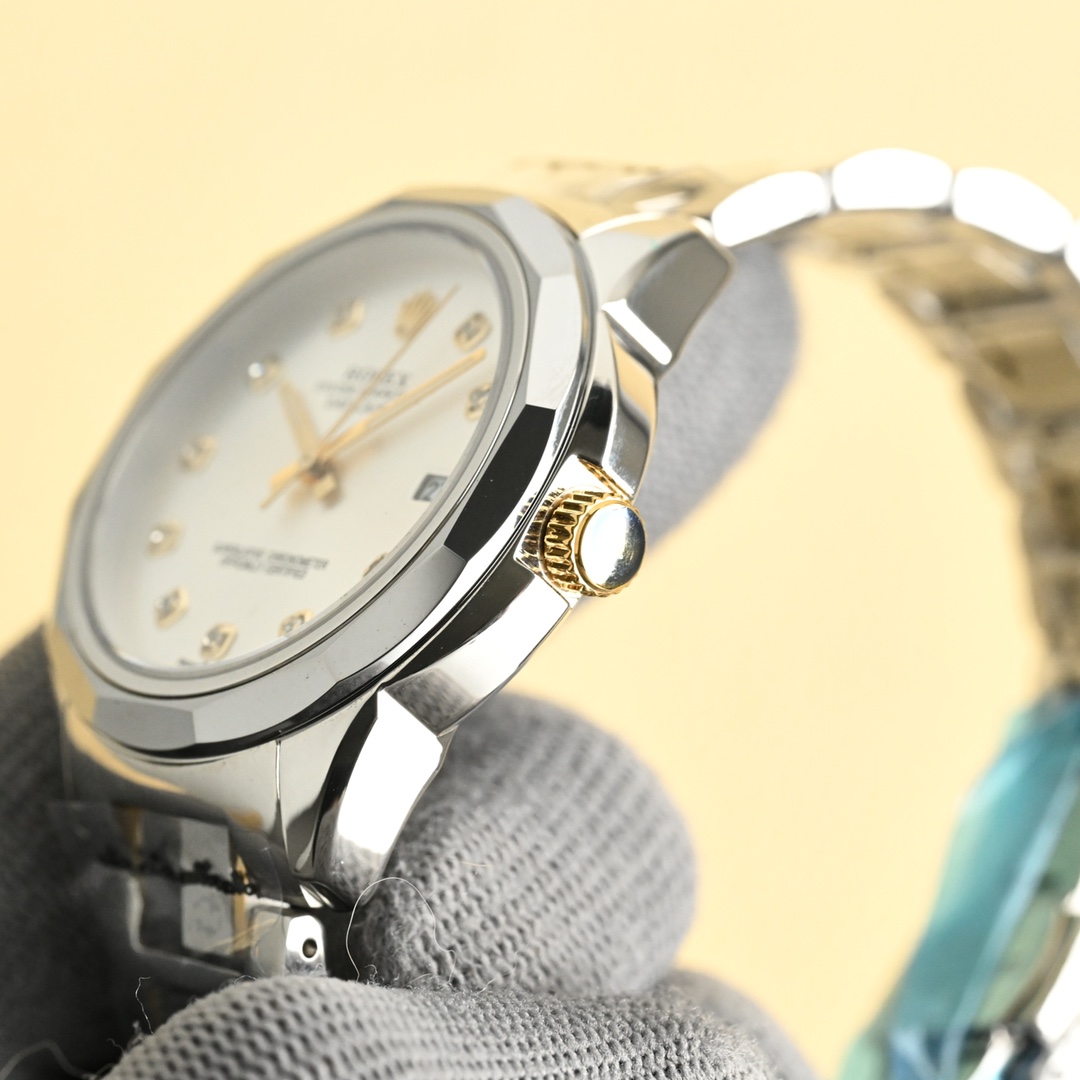 统一460💰
男装腕表劳力士-ROLEX‼️
商务休闲男士机械腕表 
进口日本原装西铁城8205
钨钢间316L精钢壳套
超级蓝宝石玻璃镜面
直径42mm 
尊贵奢华 休闲男士
生活节奏 尽在掌握
