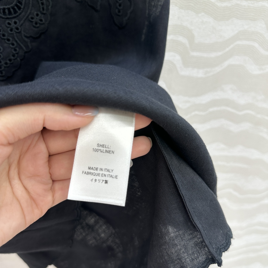 独家首发❤️原单品质，Row风长期主义。重工定位花缕空万针刺绣亚麻背心！气质度假风。前后全定位包边立体刺